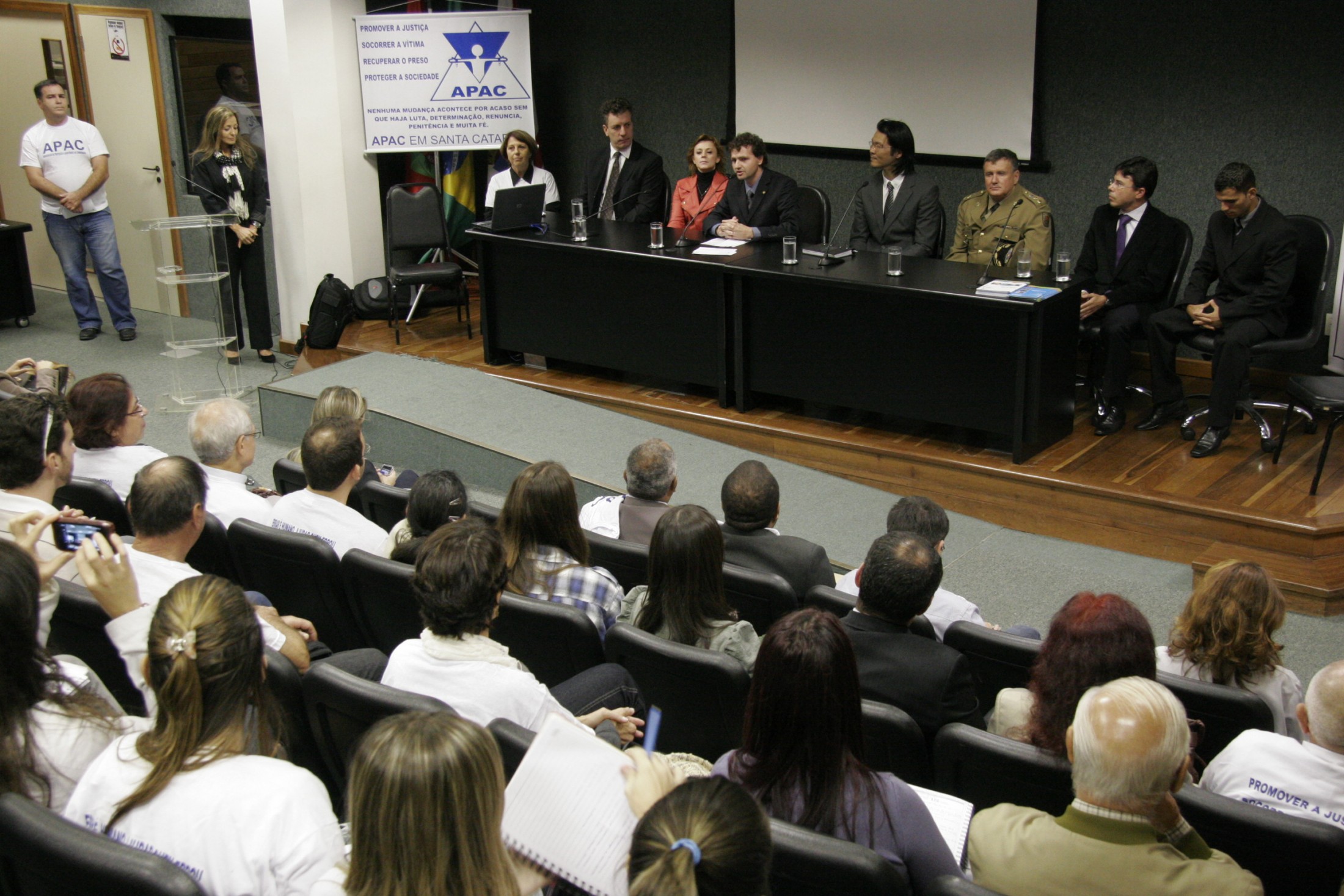 Audiência Pública sobre A Instalação e Divulgação da Associação de Proteção e Assistência aos Condenados - APAC em Florianópolis