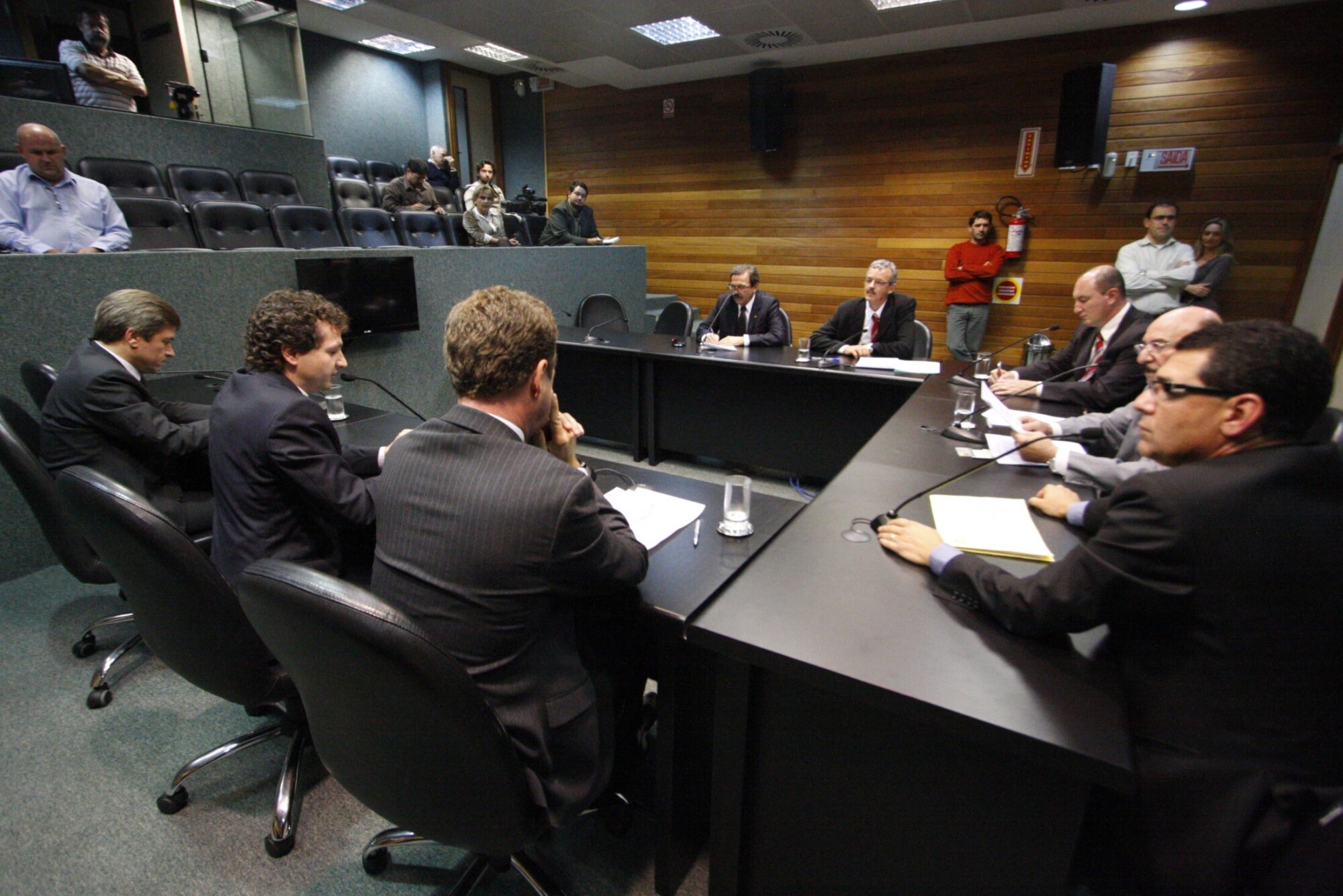 Comissão discute situação dos pequenos fumicultores