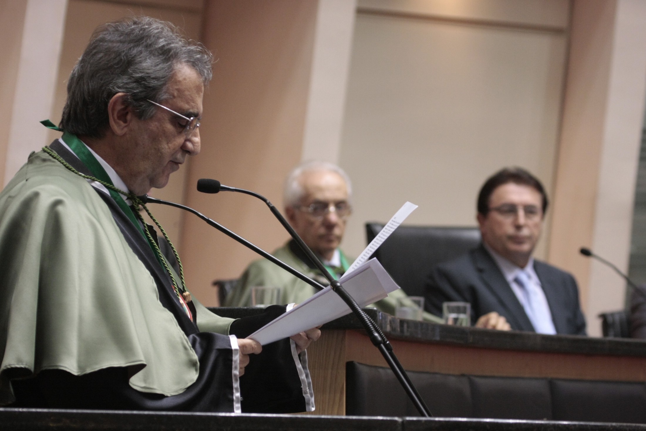 Alesc faz homenagem a Academia de Medicina de SC