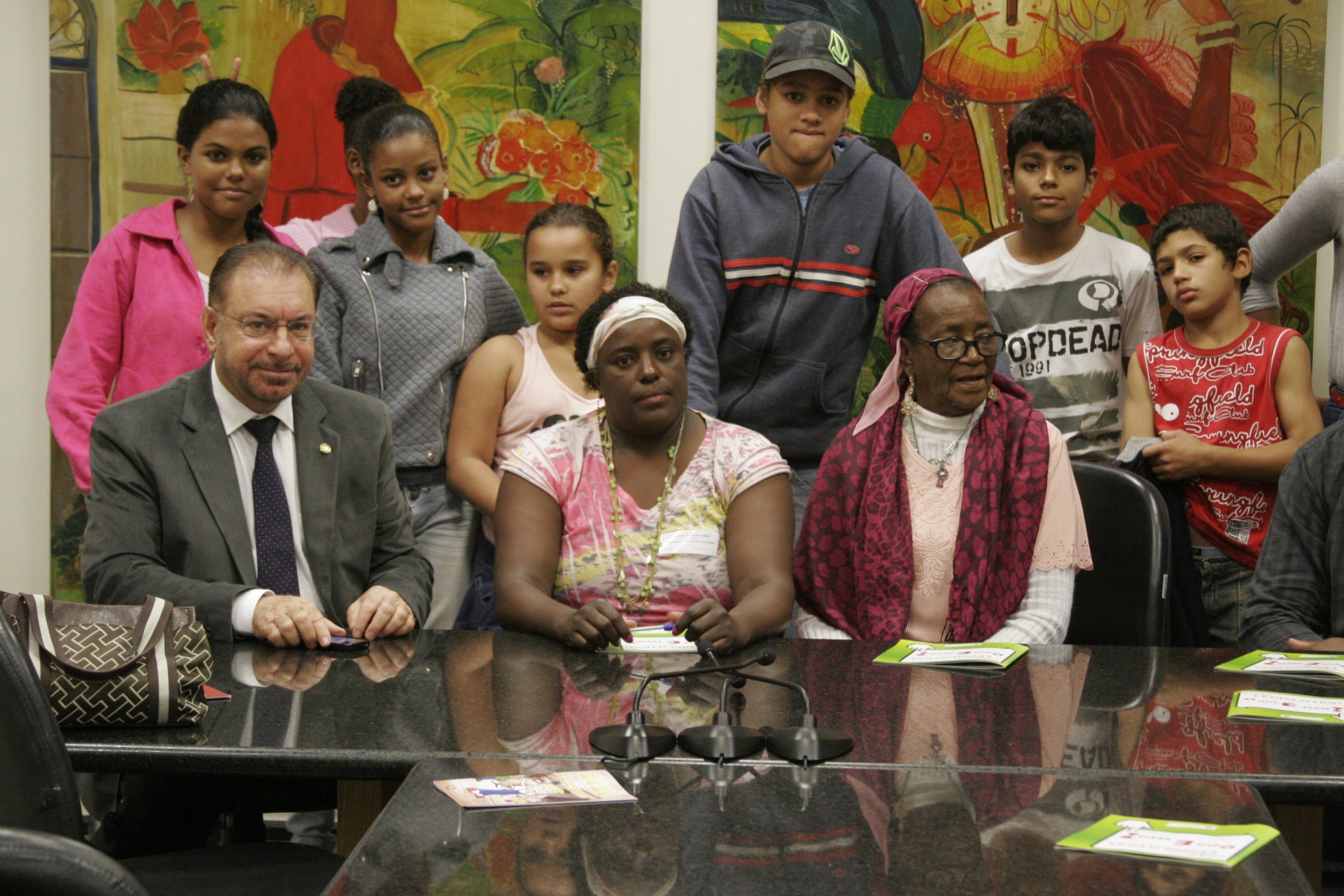 Alesc recebe visita dos Quilombolas