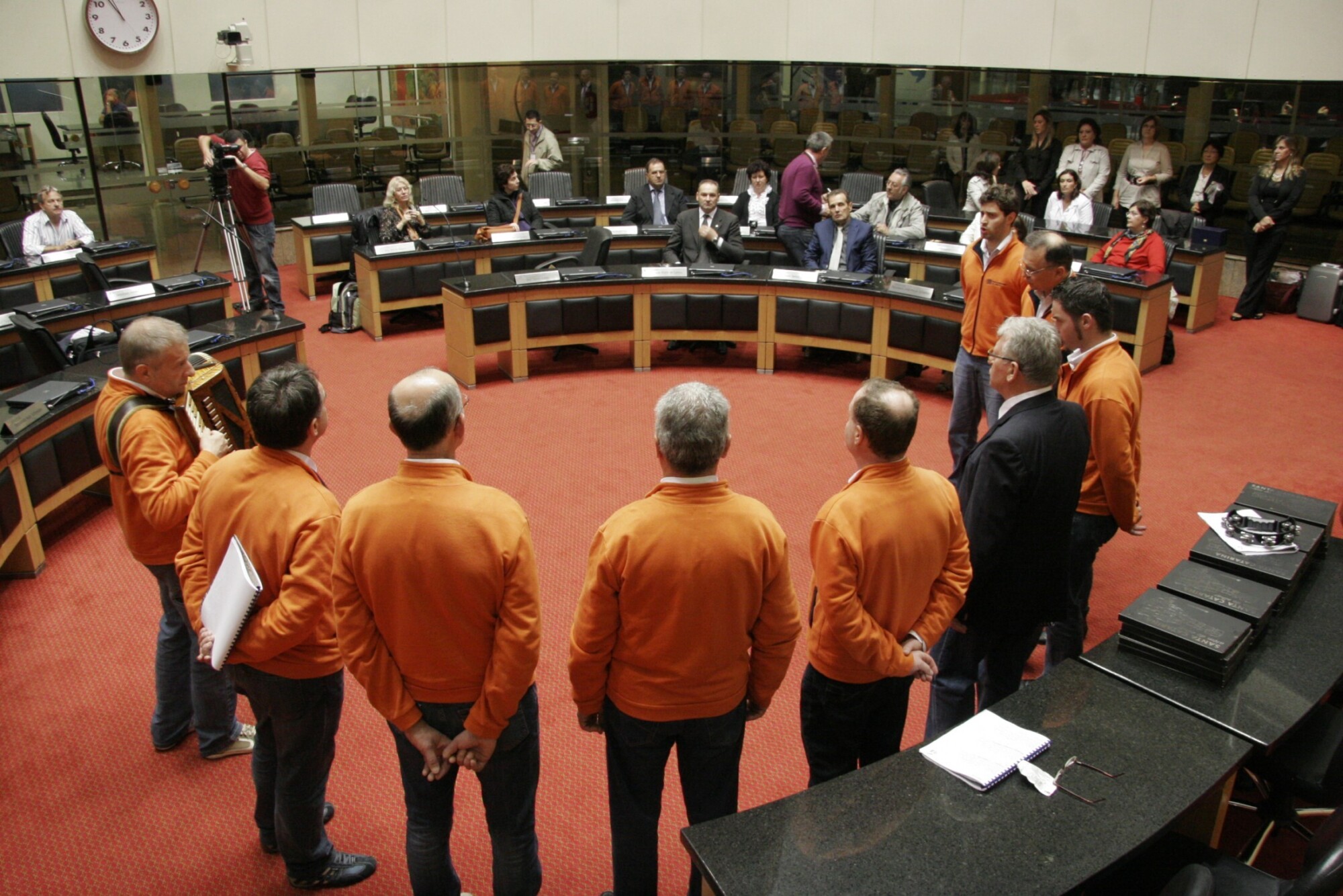 Comitiva italiana visita Parlamento