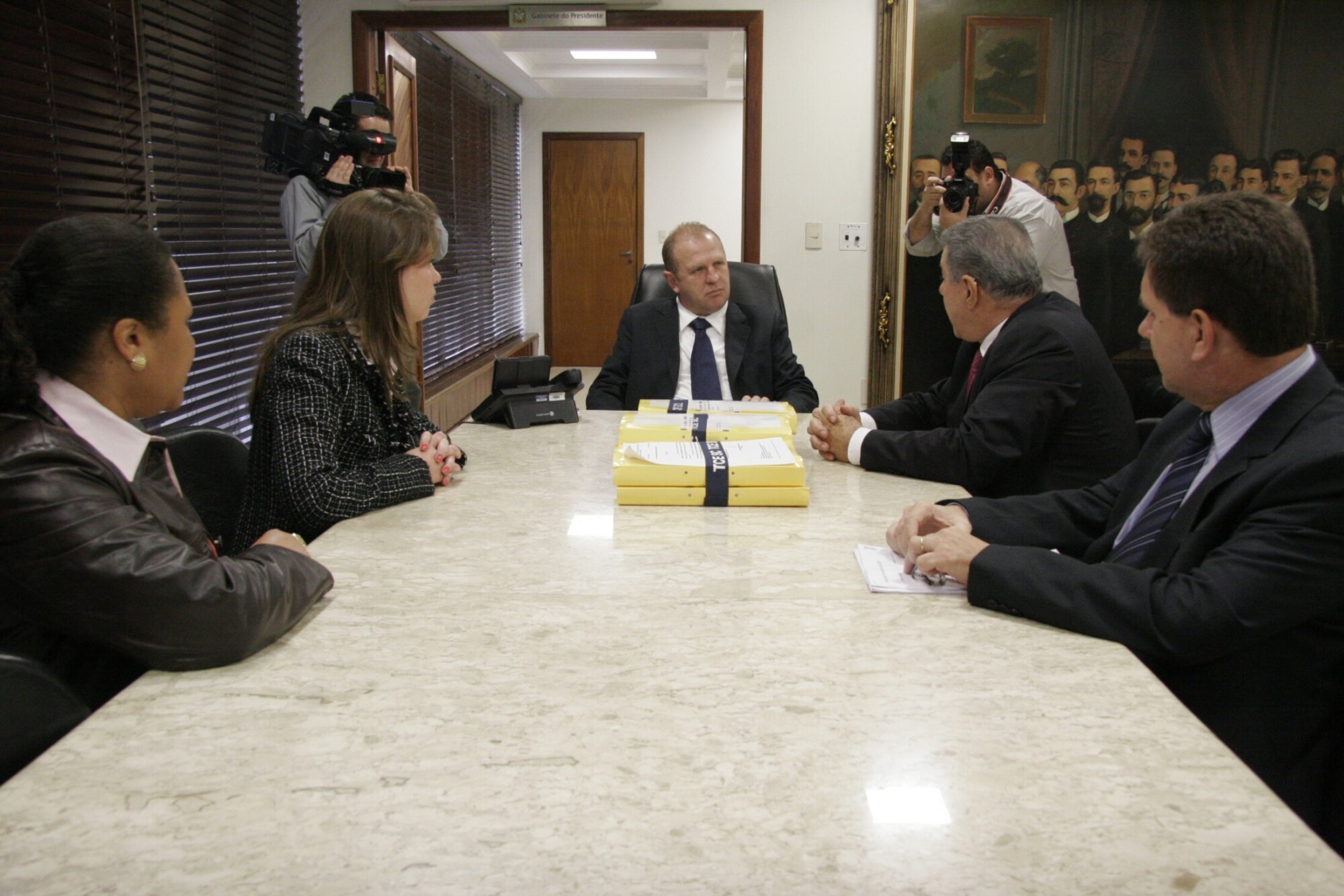 Entrega do relatório com os gastos do Governo TCE