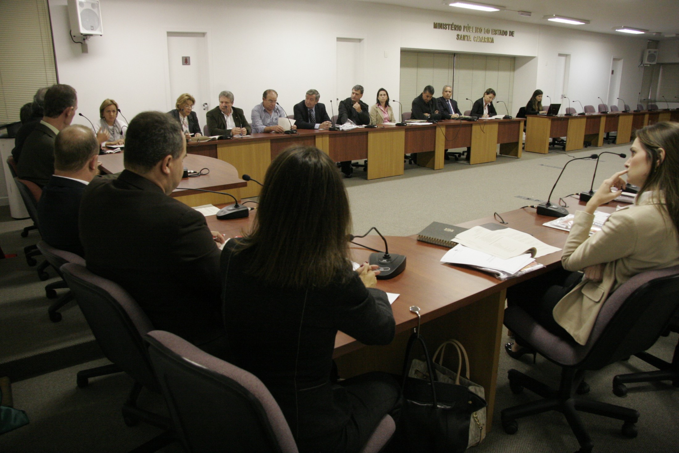 Reunião no Ministério Público sobre Adoção
