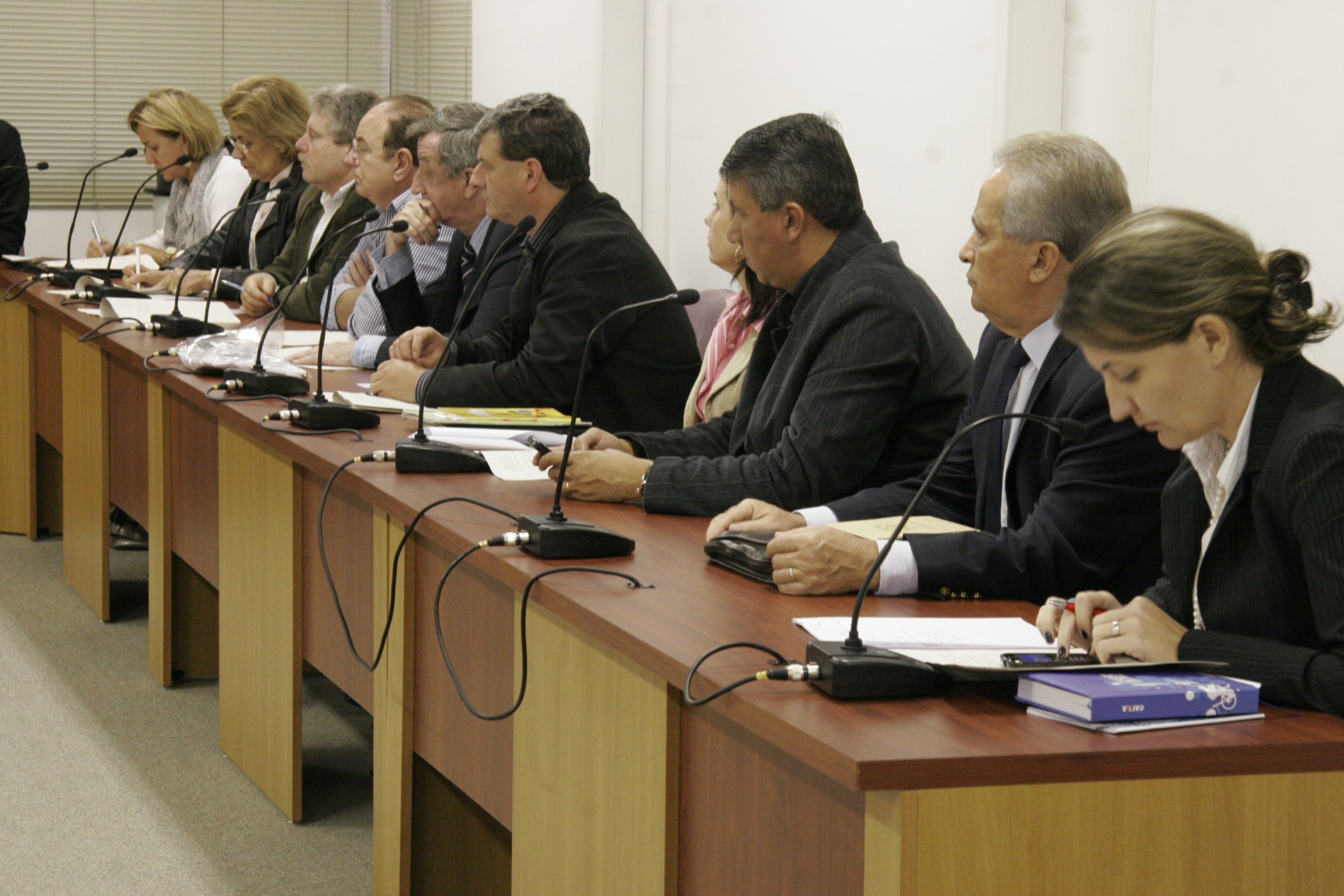 Reunião no Ministério Público sobre Adoção