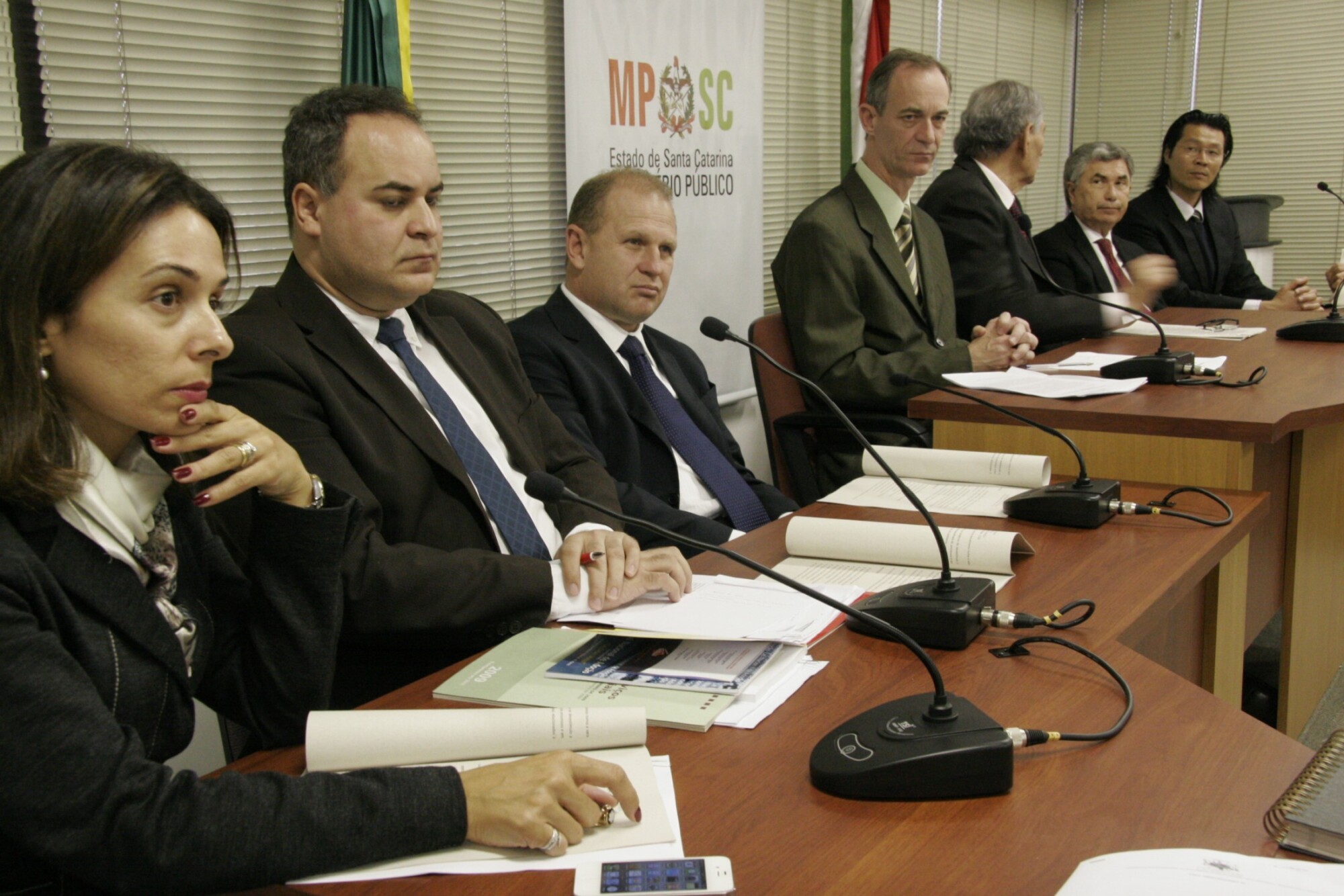Reunião no Ministério Público sobre Adoção