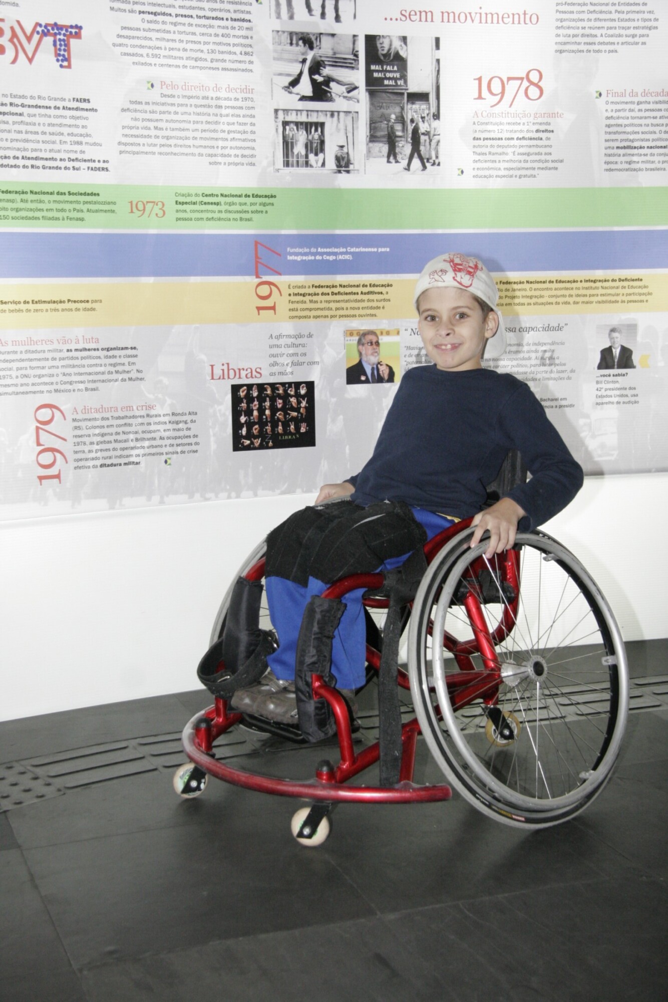 Paratletas visitam exposição Para Todos