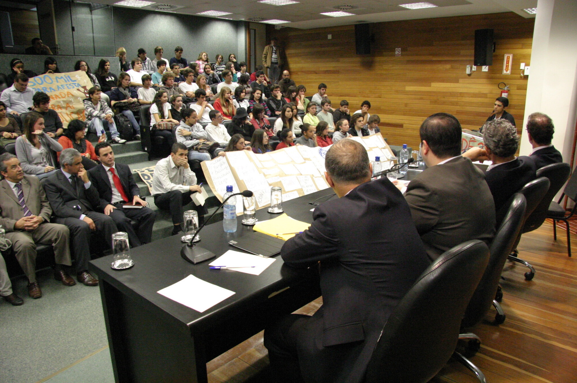 Comissão de Educação debate manutenção do curso pré-vestibular da UFSC