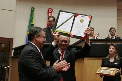Ministro Asfor Rocha recebe medalha Anita Garibaldi