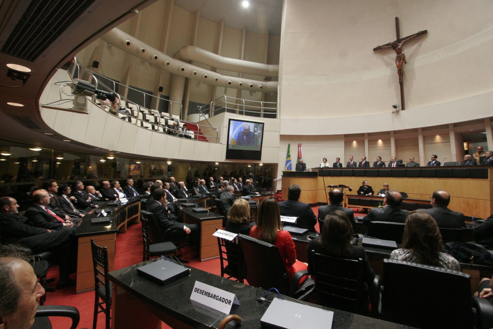Ministro Asfor Rocha recebe medalha Anita Garibaldi