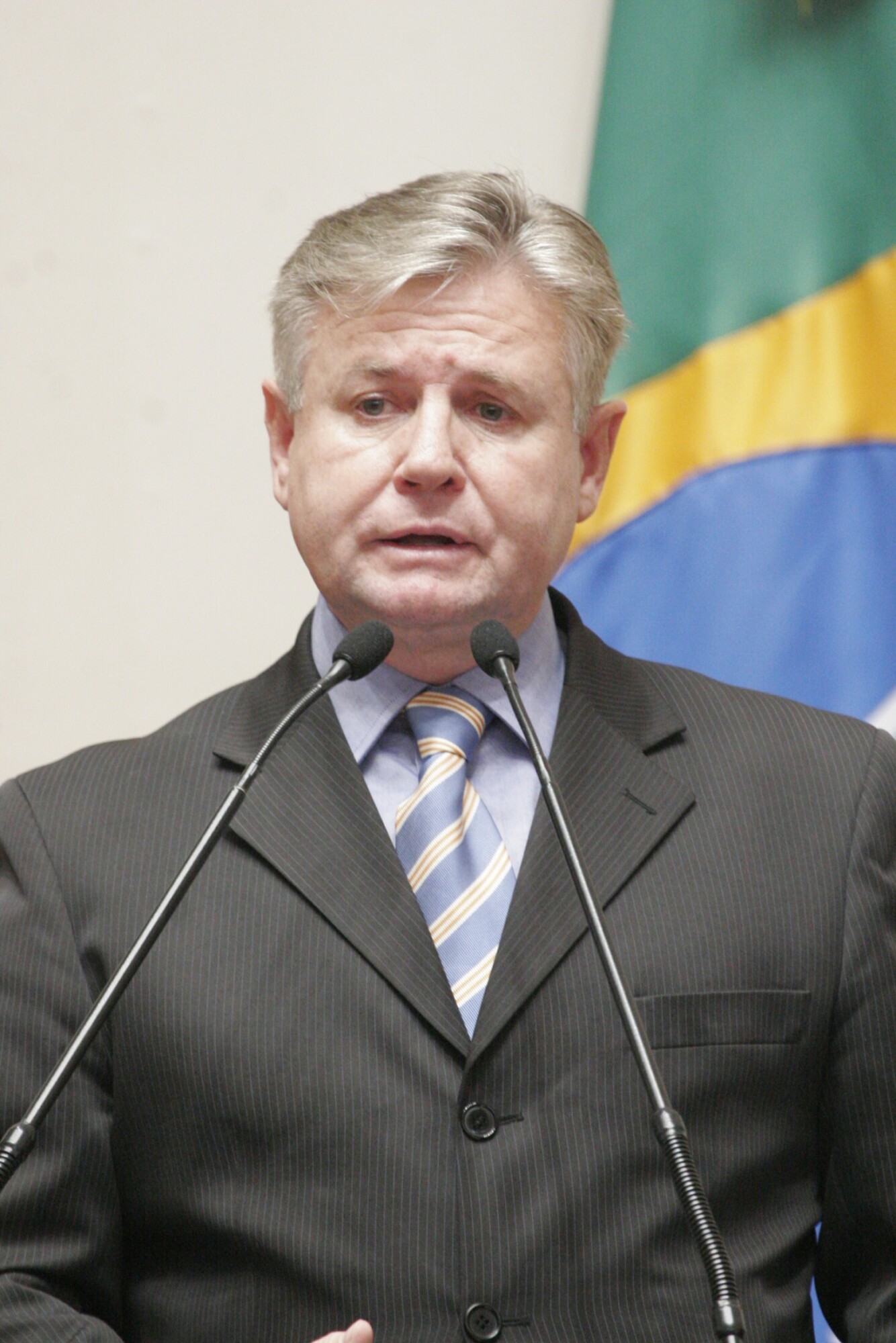 Nilso Berlanda toma posse como representante do varejo e da indústria