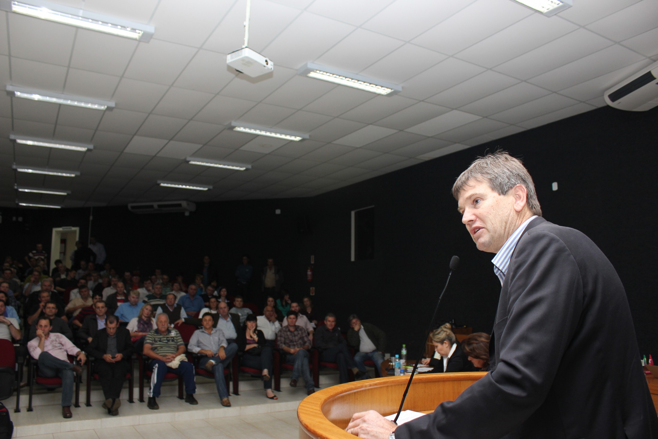 Audiência Pública sobre a Implantação de sistema de captação e armazenamento de água da chuva nas propriedades rurais atingidas pela estiagem em Santa Catarina - Maravilha/SC