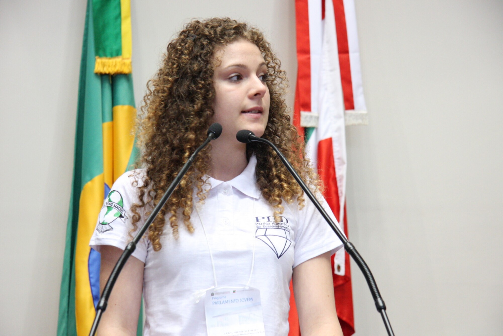 Estudantes aprendem a legislar no Parlamento Jovem