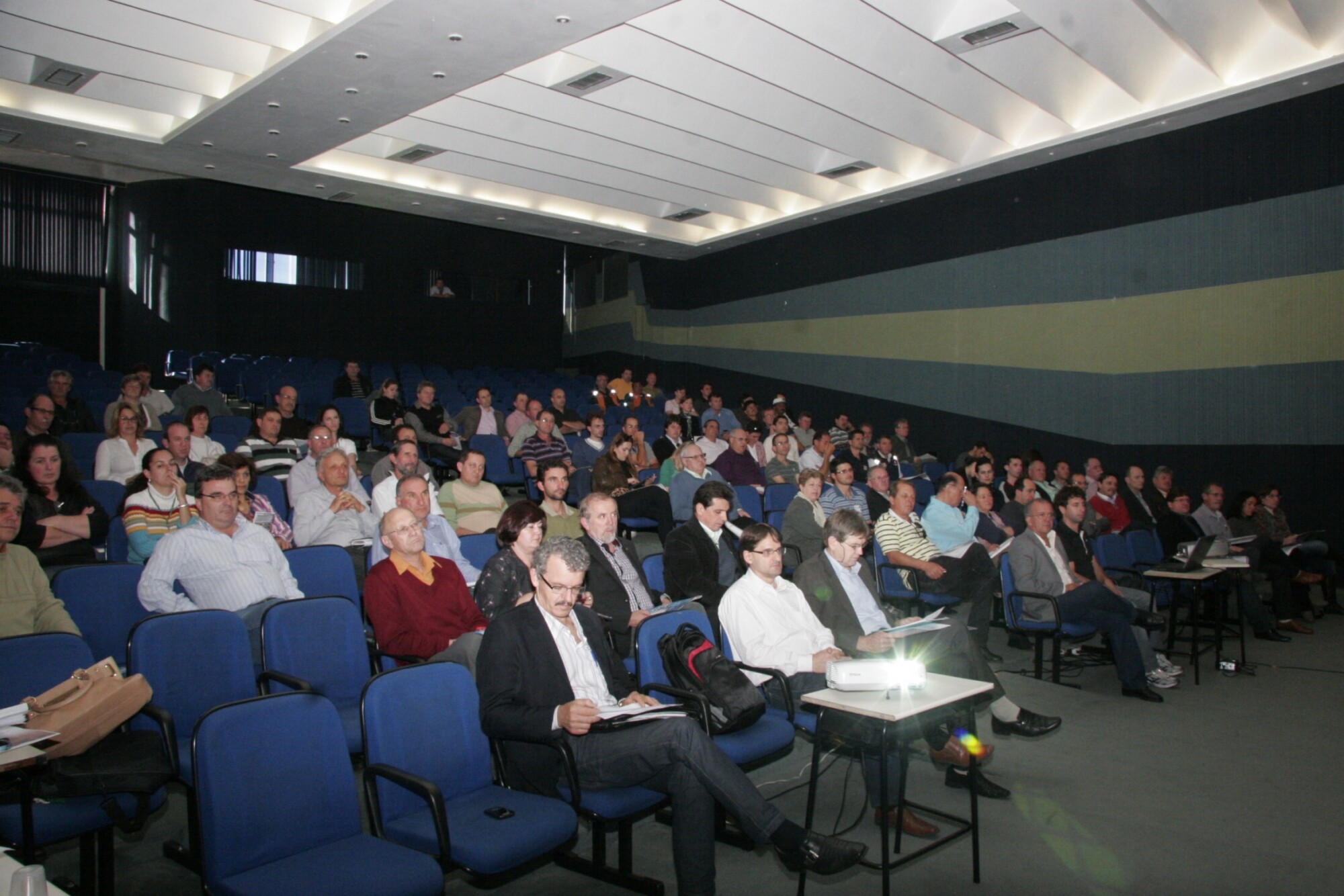 Audiência Pública sobre a Implantação de sistema de captação e armazenamento de água da chuva nas propriedades rurais atingidas pela estiagem em Santa Catarina