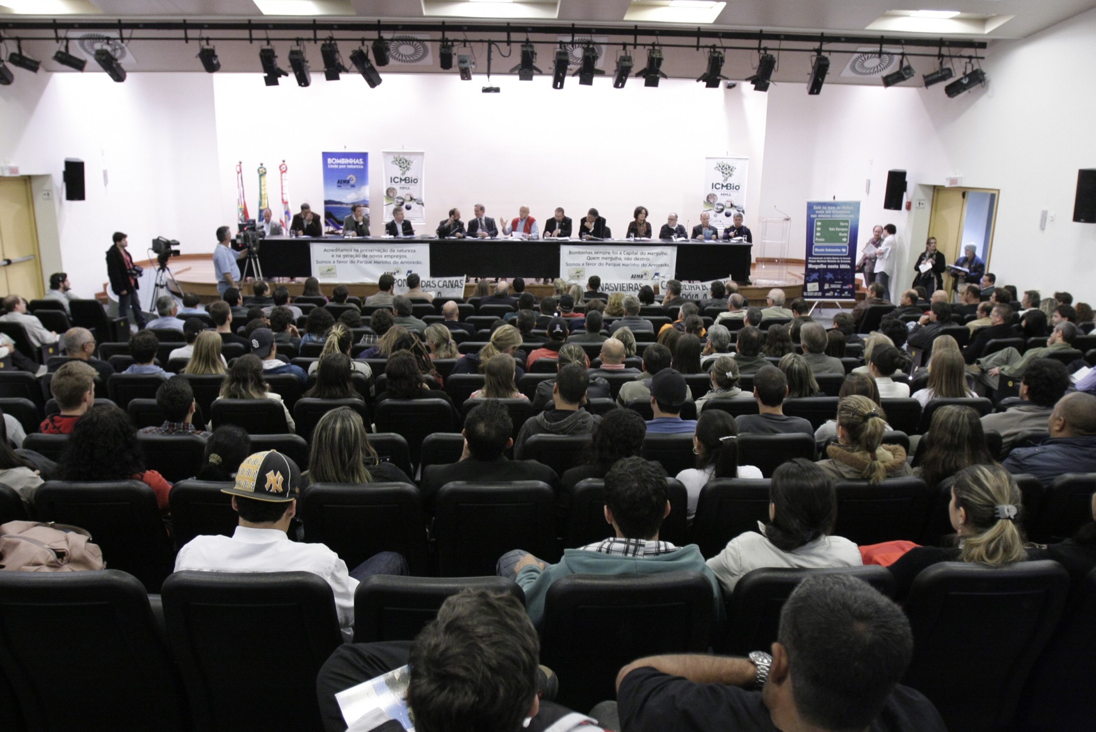 Audiência pública para discutir a recategorização da Reserva Biológica Marinha do Arvoredo em Parque Nacional Marinho do Arvoredo
