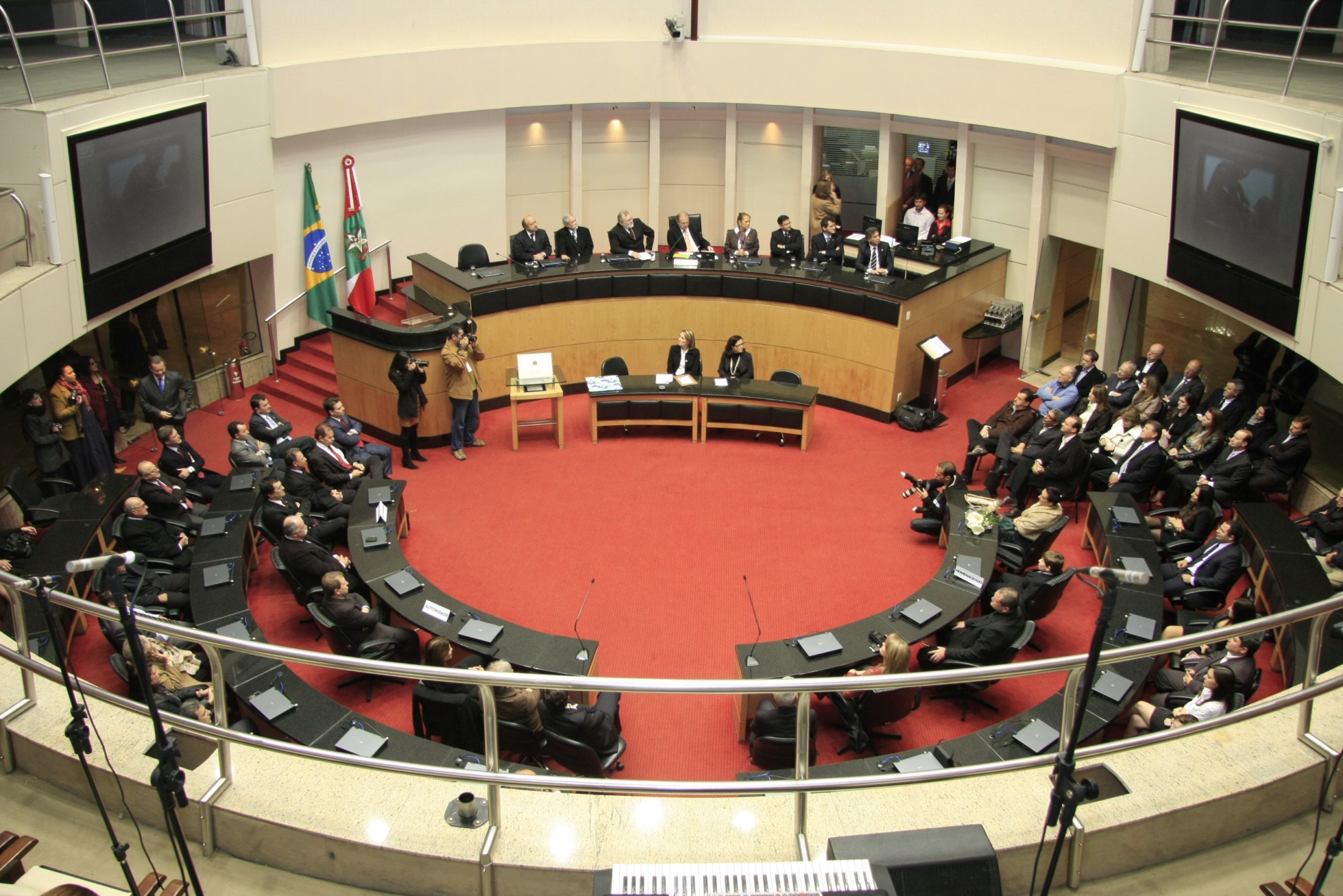 Sessão Solene de concessão de título de Cidadão Catarinense ao senhor Renato Hendges