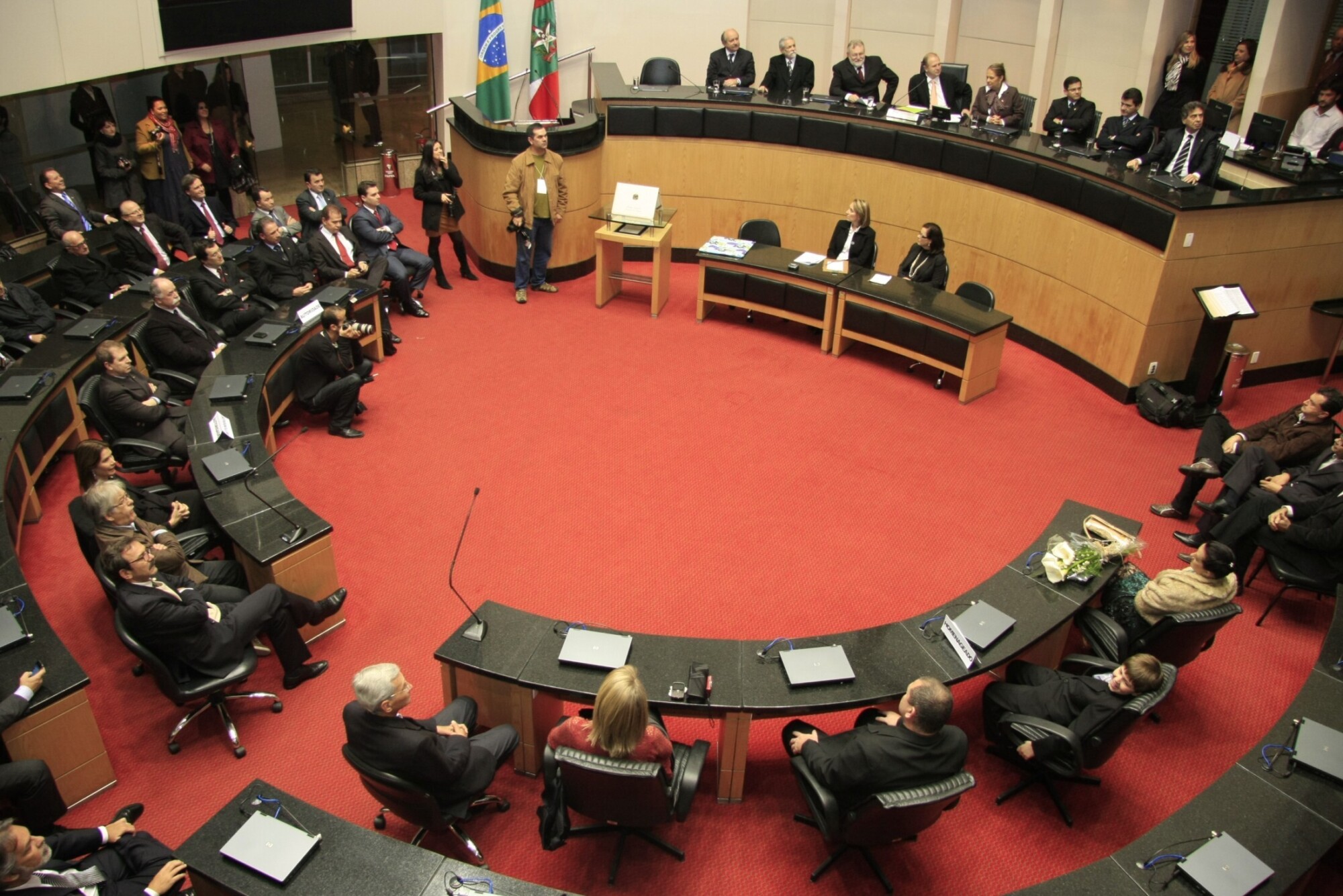 Sessão Solene de concessão de título de Cidadão Catarinense ao senhor Renato Hendges