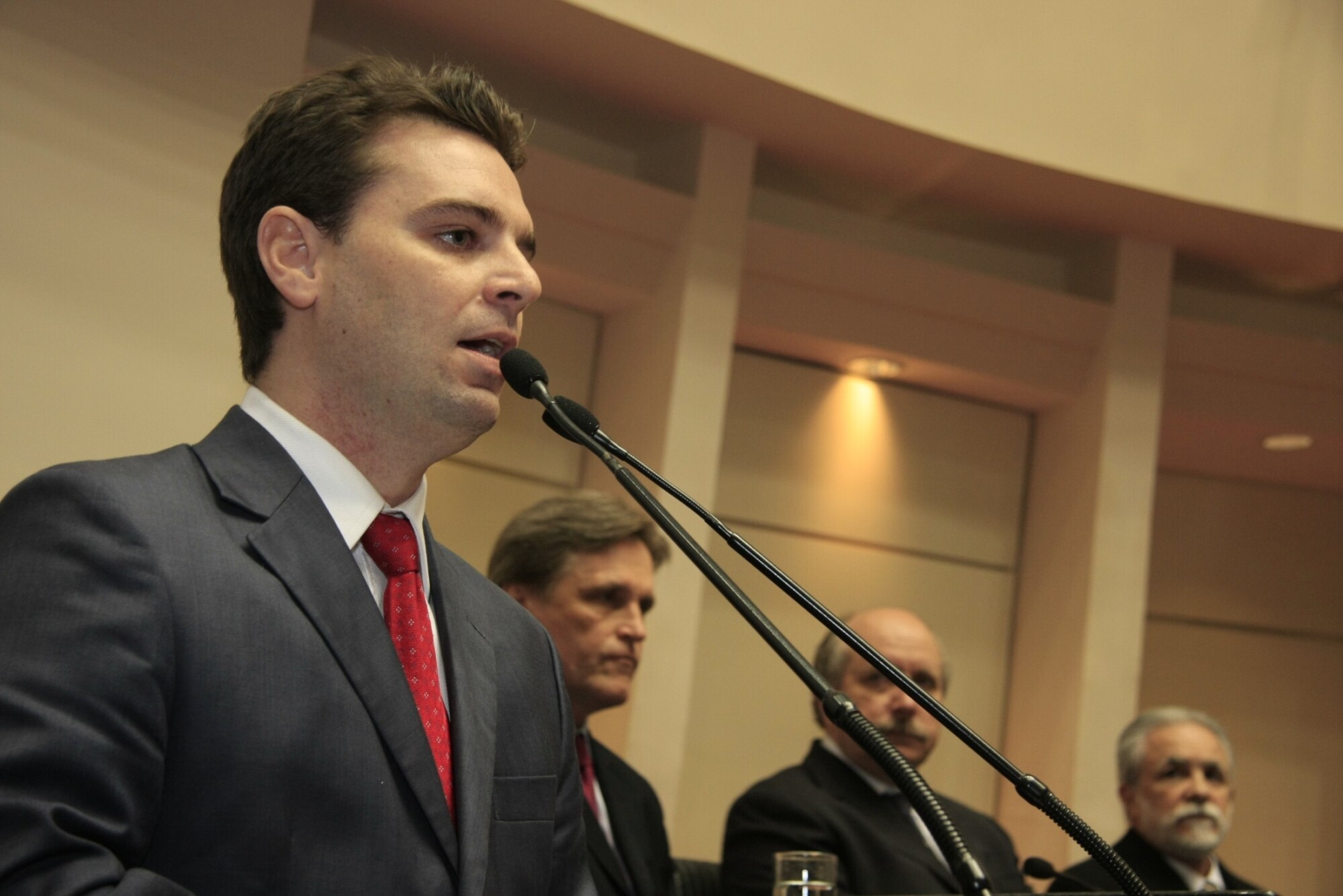 Sessão Solene de concessão de título de Cidadão Catarinense ao senhor Renato Hendges