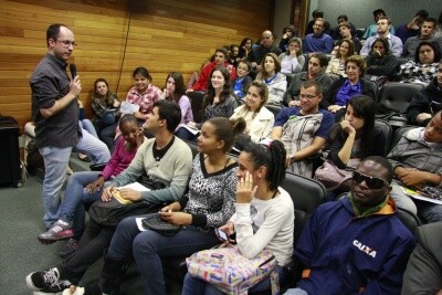 Estudantes debatem a importância do voto