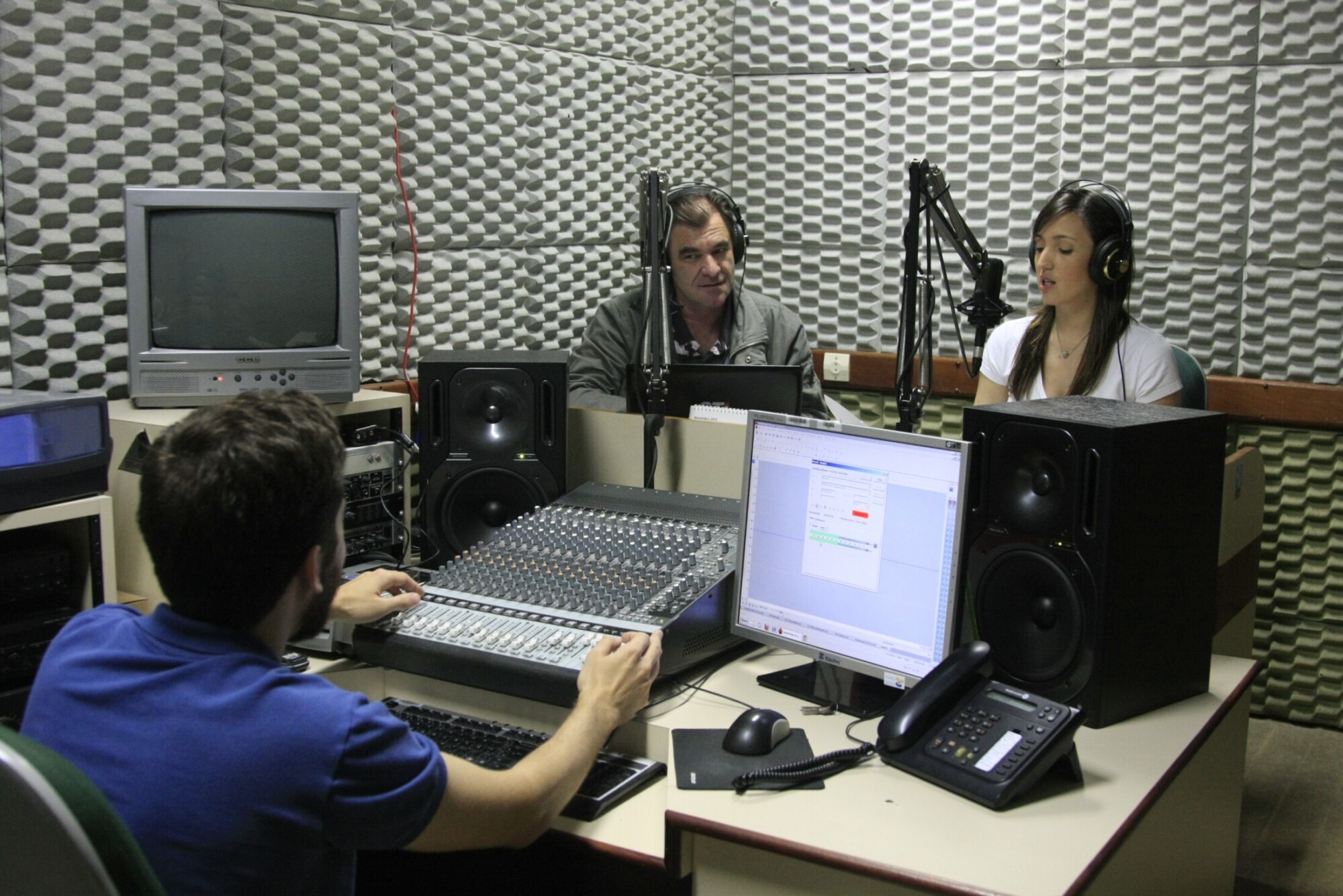 Novo programa da Rádio AL divulga TCC de alunos de universidades de SC