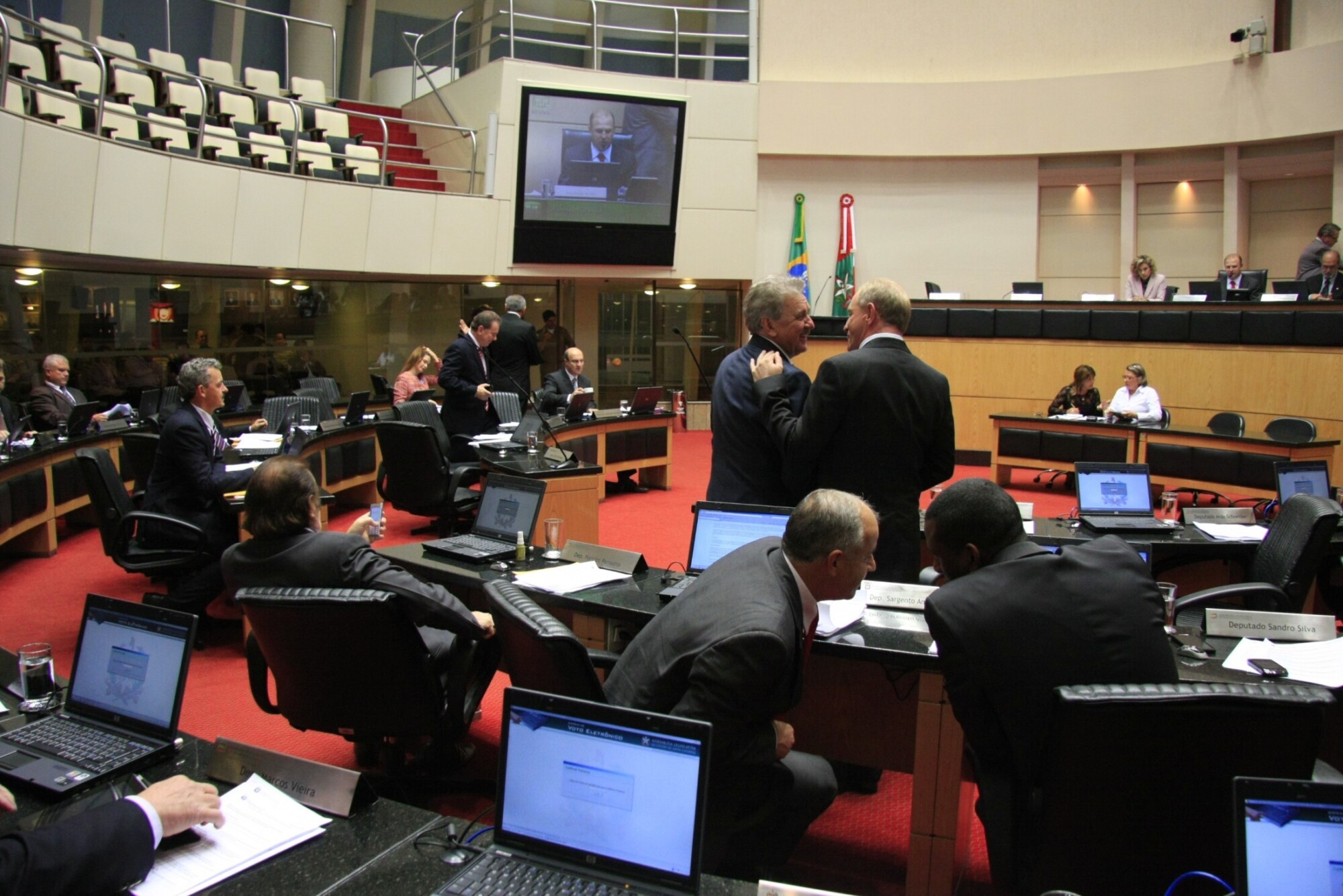 A partir desta terça, sessões voltam ao horário regimental