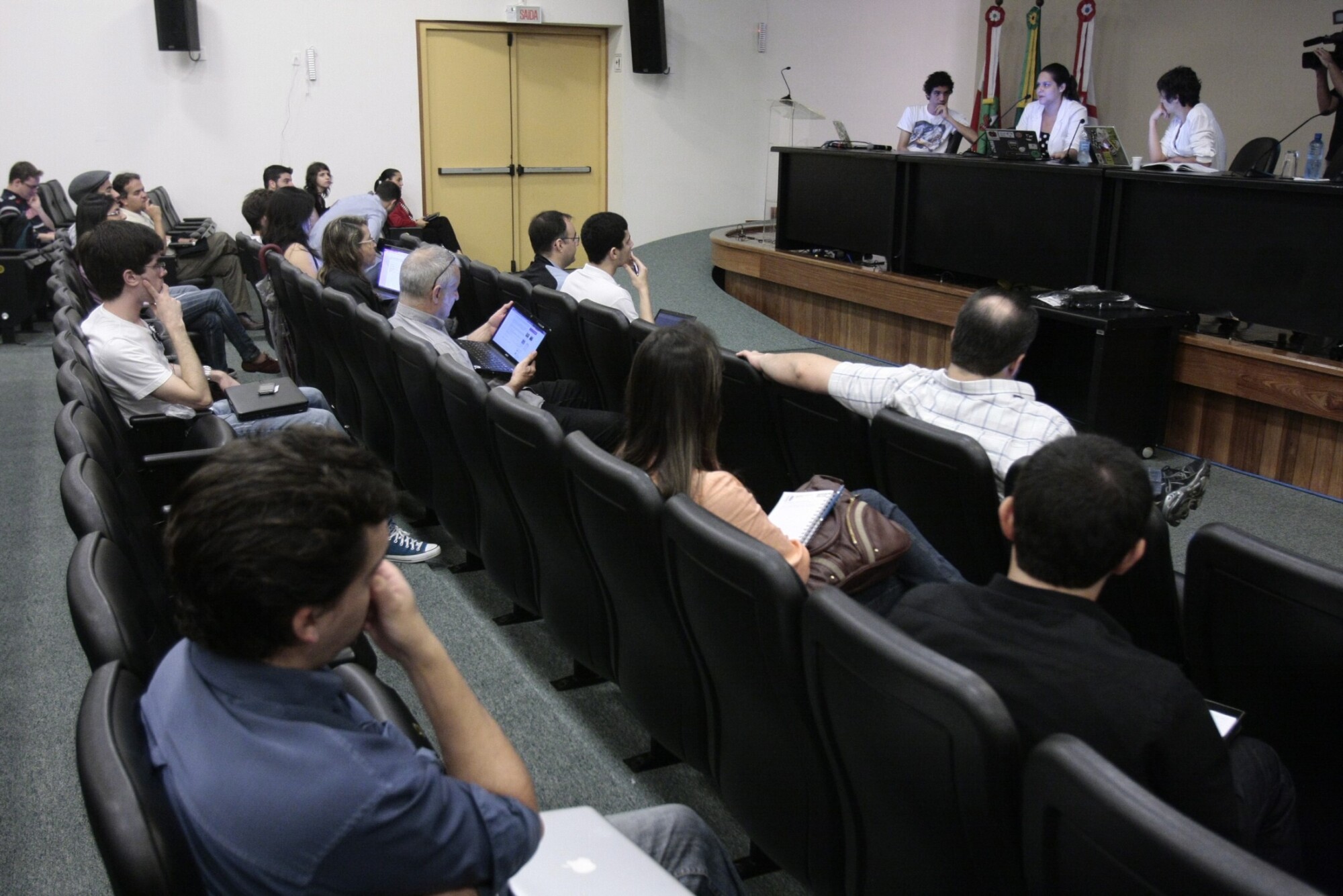 Facilidade de acesso a informações públicas é discutida na Assembleia