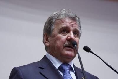 Parlamentares integram missão cooperativista na Europa