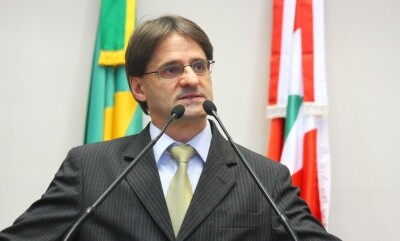 Saretta vota favorável a isenção da taxa de inscrição em vestibular da Udesc para doadores de sangue
