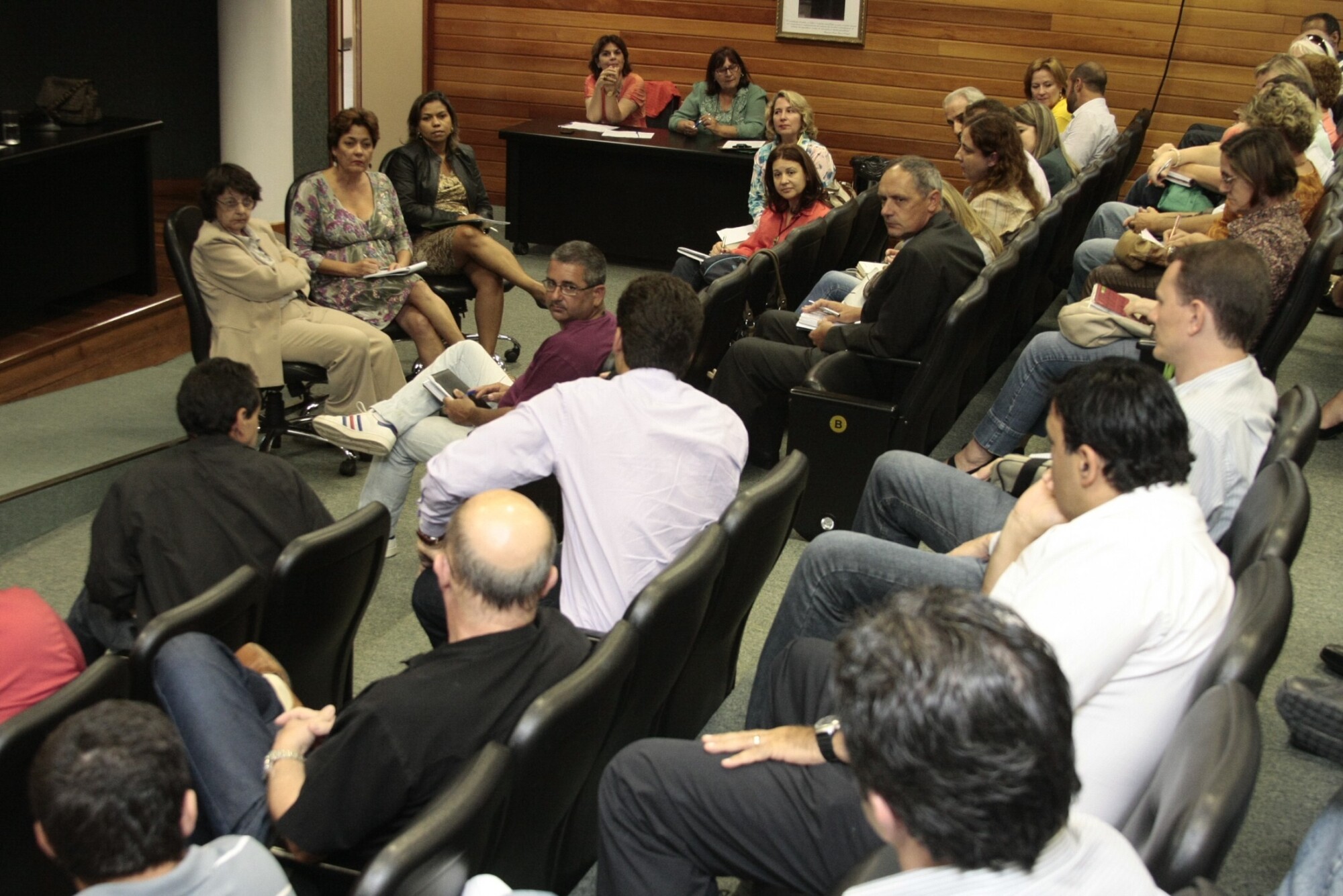 Secretaria do Patrimônio da União debate regularização de áreas para moradia