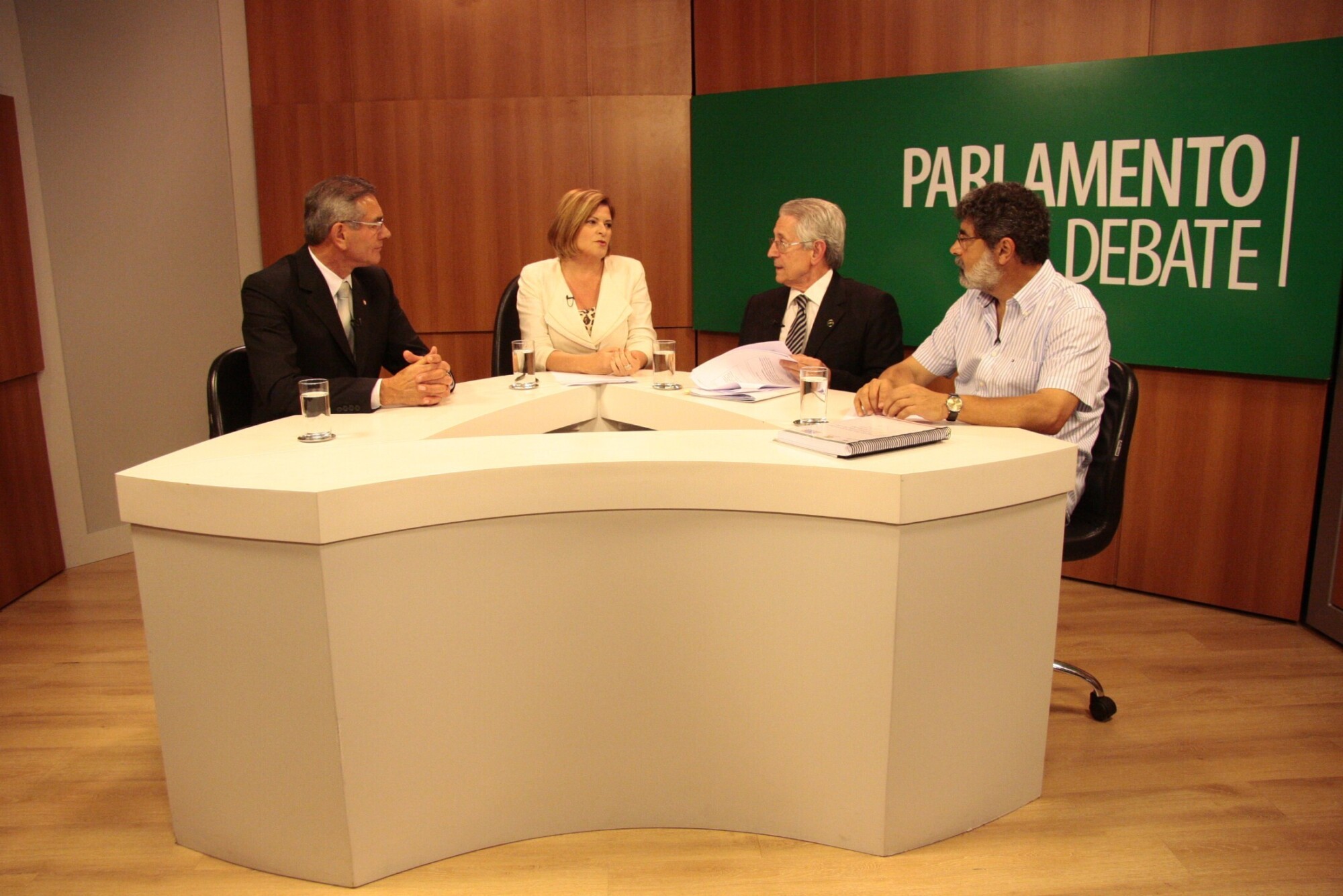 Especialistas debatem impacto da crise internacional na indústria catarinense
