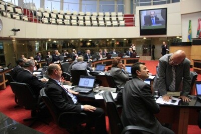 Resultado do segundo turno muda configuração da Assembleia Legislativa para 2013