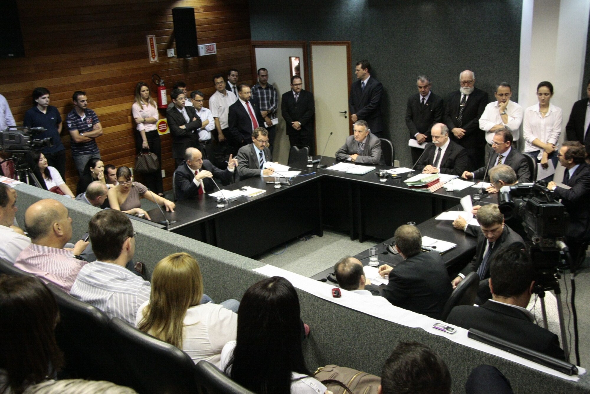 CCJ aprova financiamento de R$ 3 bilhões para SC e novo efetivo do Corpo de Bombeiros Militar