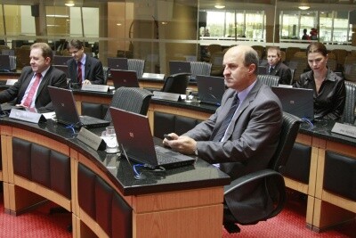 Parlamentares discutem investimentos para a instalação da BMW em SC