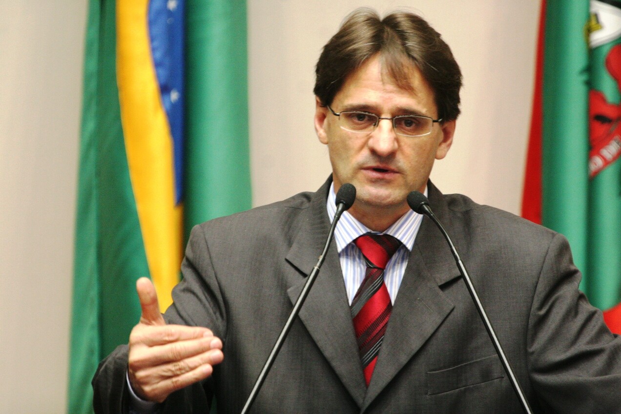 Parlamentar quer ampliar prazo de requisição de medicamento de uso contínuo