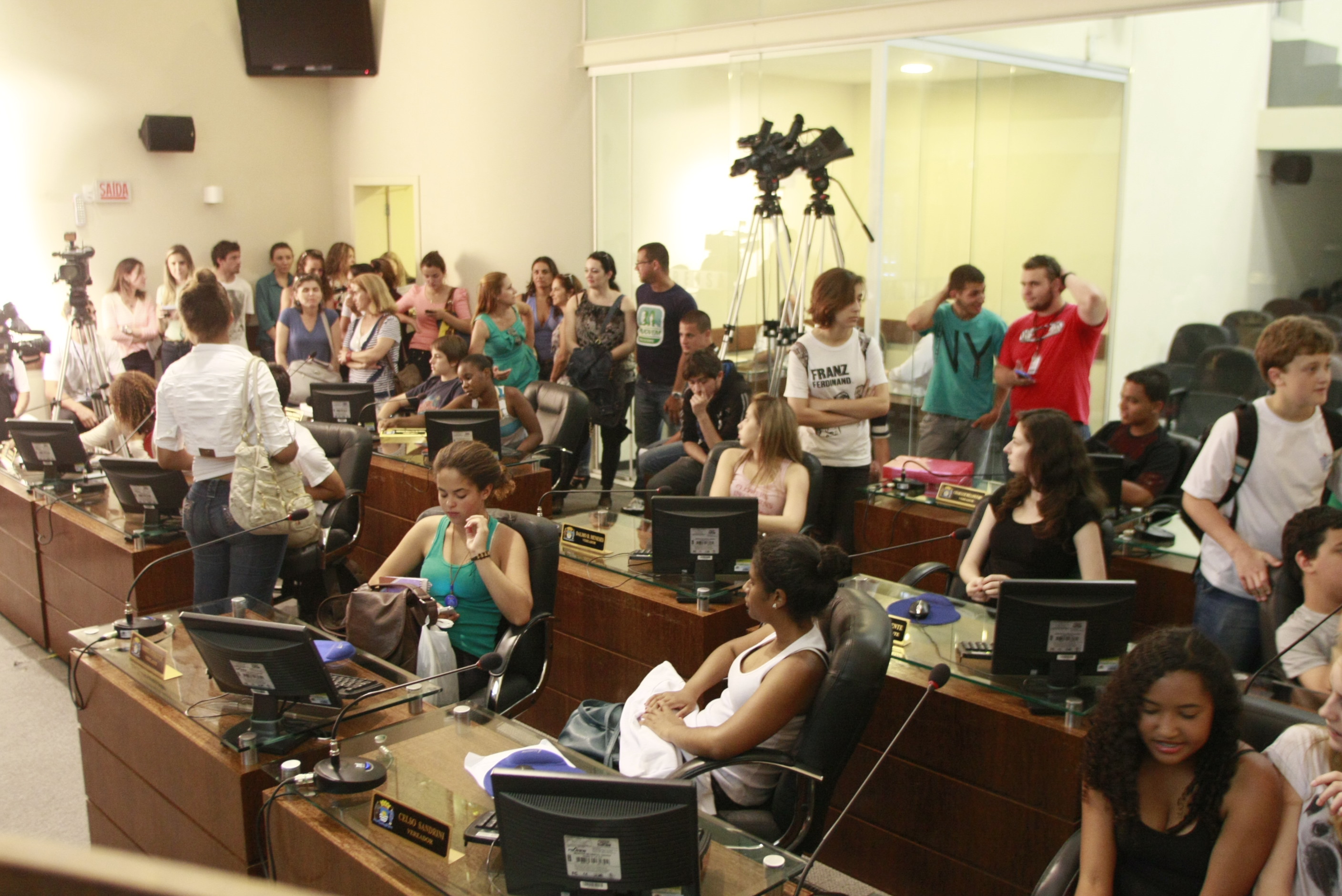 Alunos da Escola do Legislativo visitam Câmara de Vereadores de Florianópolis