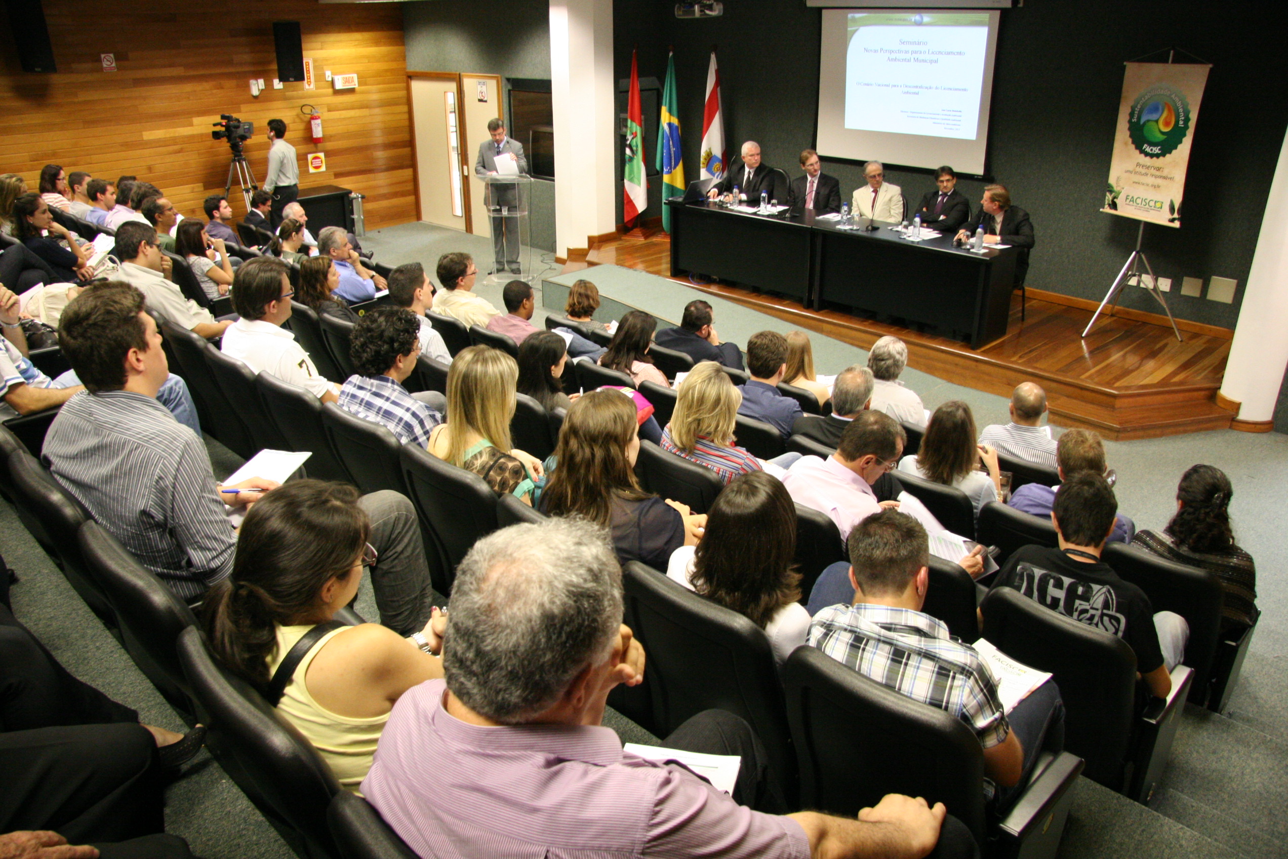 Seminário Novas Perspectivas sobre o Licenciamento Ambiental Municipal, promovido em conjunto entre a FACISC e FECAM - Foto: Miriam Zomer