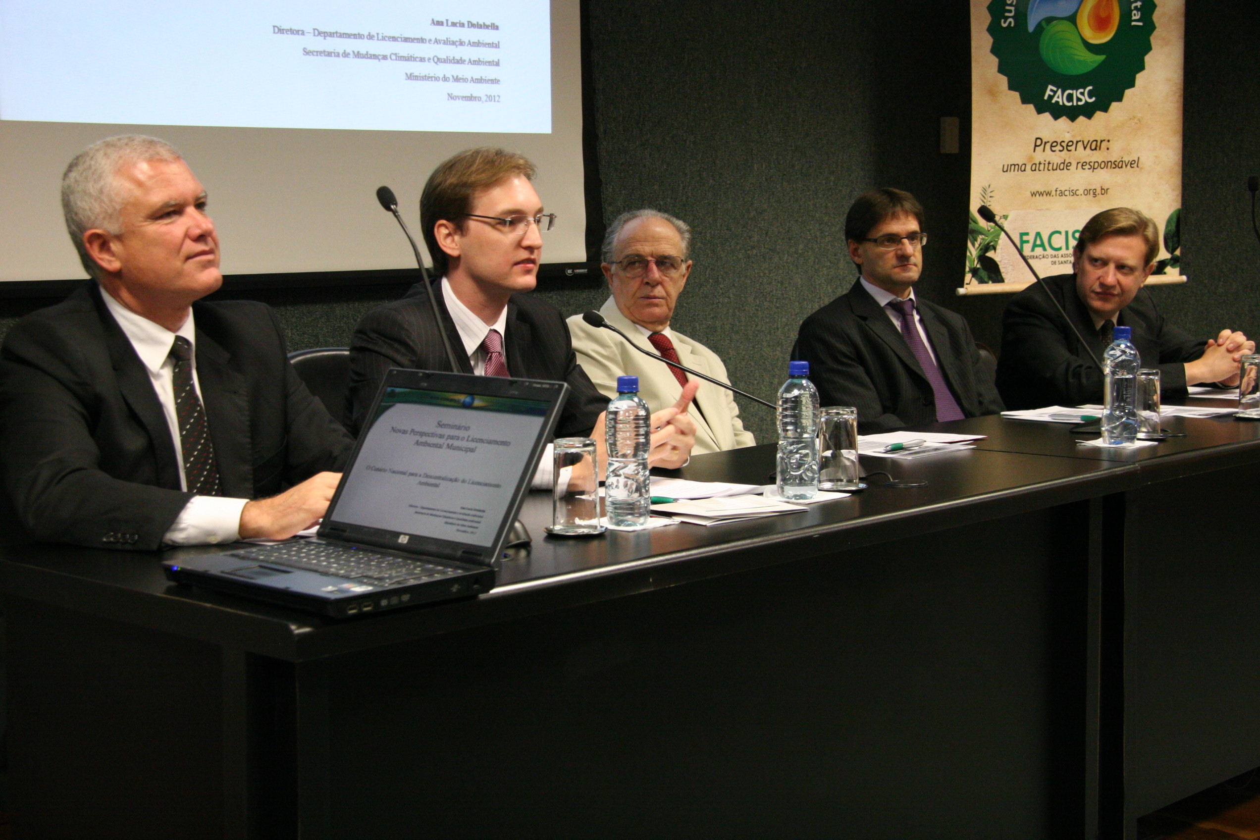 Seminário Novas Perspectivas sobre o Licenciamento Ambiental Municipal, promovido em conjunto entre a FACISC e FECAM - Foto: Miriam Zomer
