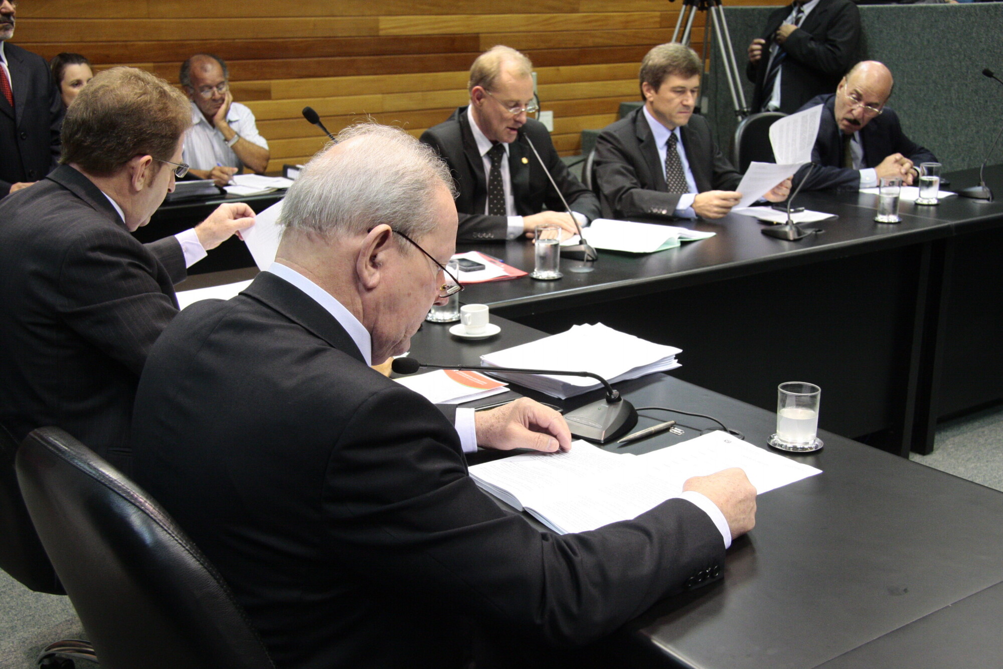 Finanças aprova matérias que tratam da defesa do consumidor