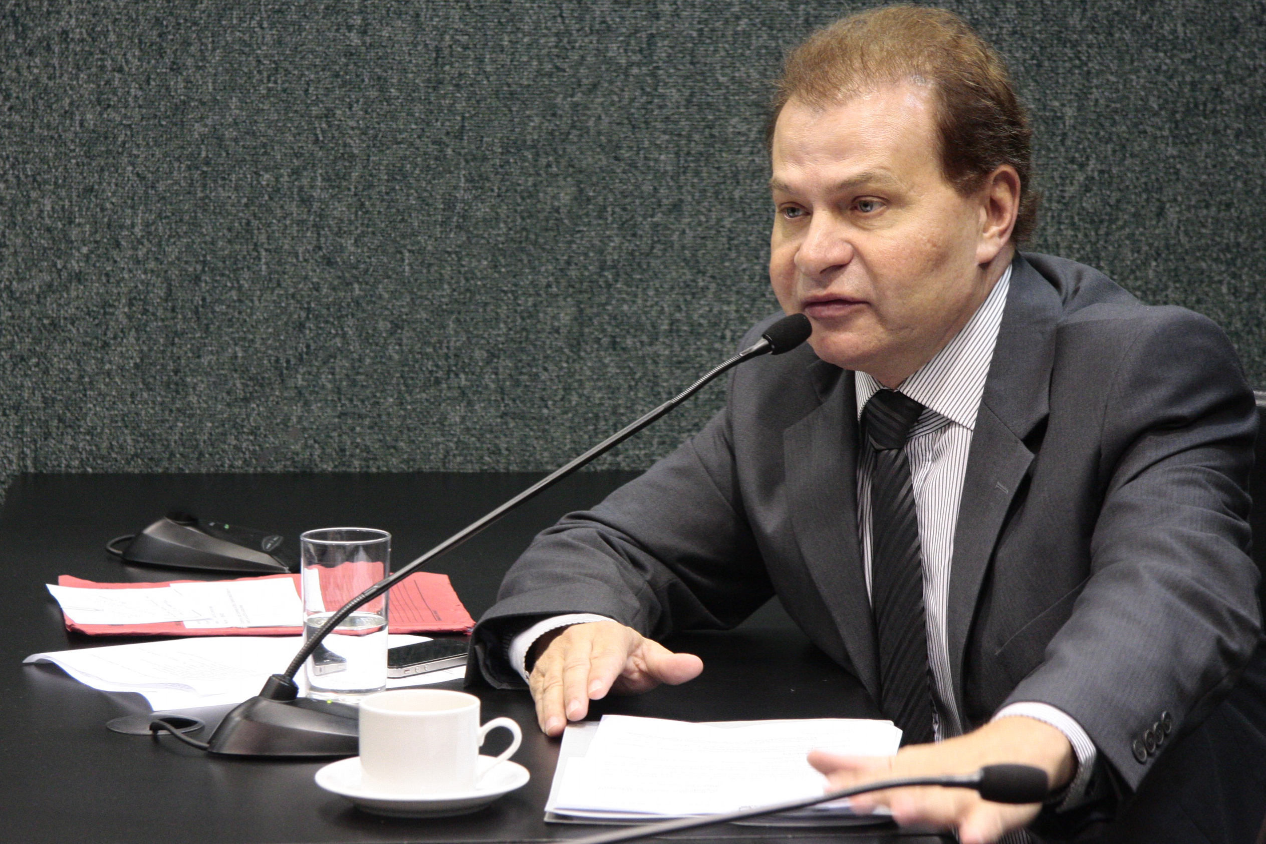 Reunião da Comissão de Finanças e Tributação. Deputado Gilmar Knaesel (PSDB)  Foto: Miriam Zomer