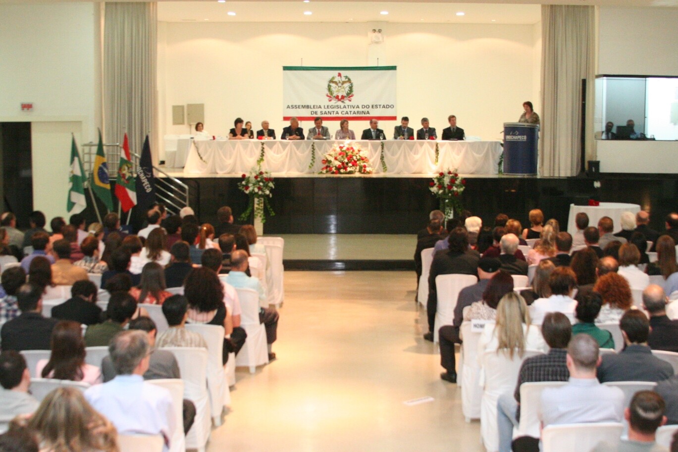 Unochapecó e Fundeste são homenageadas em Sessão Solene no Oeste