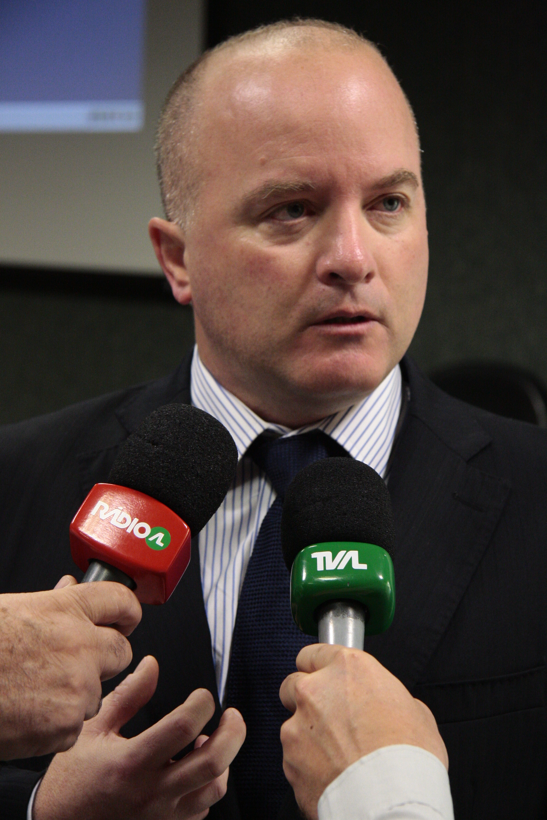Audiência Pública sobre as Condições de moradia de duzentas famílias em situação de vulnerabilidade social na comunidade Jardim Zanelatto. Promotor de Justiça, Jadel da Silva Jr.  Foto: Miriam Zomer