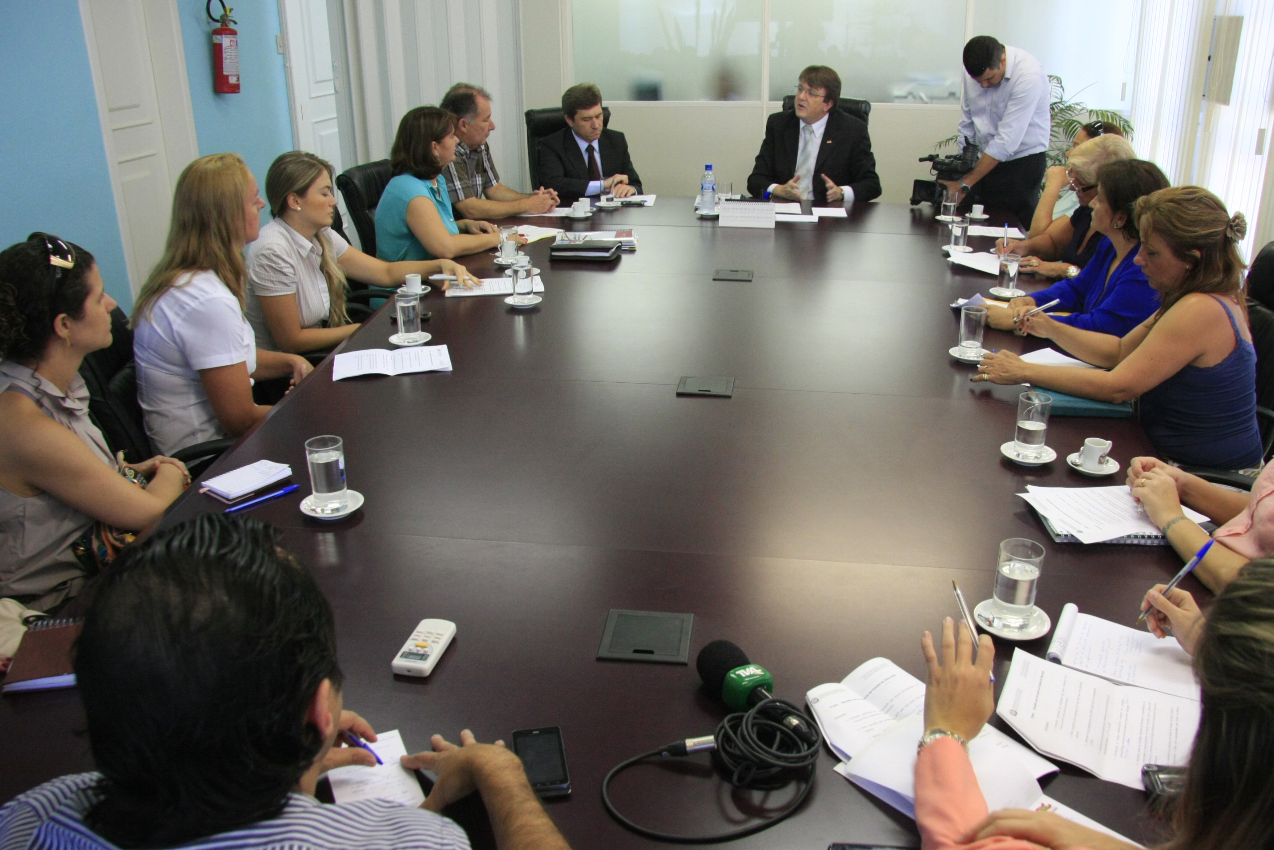 Reunião da Comissão de Defesa dos Diretos da Pessoa com Deficiência com o Secretário de Educação Eduardo Deschamps. Foto: Miriam Zomer