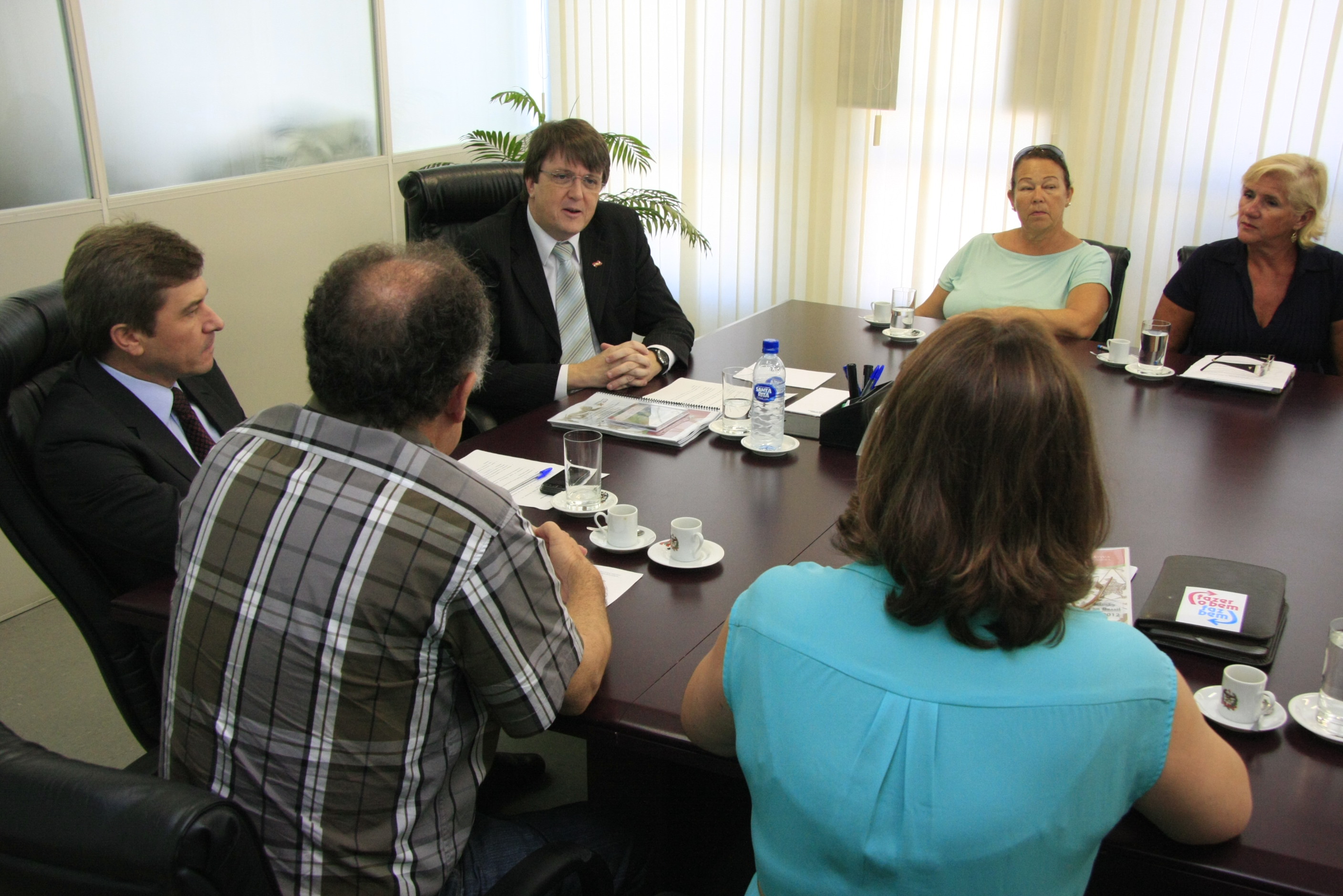 Reunião da Comissão de Defesa dos Diretos da Pessoa com Deficiência com o Secretário de Educação Eduardo Deschamps. Foto: Miriam Zomer