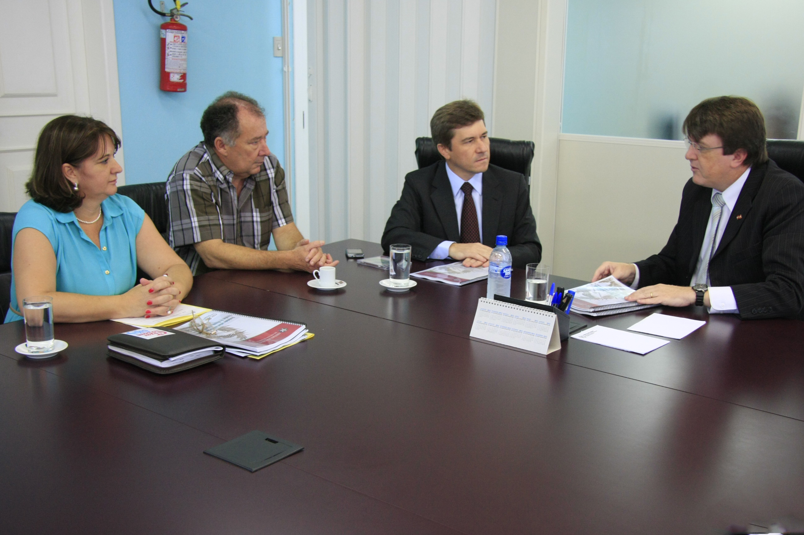 Reunião da Comissão de Defesa dos Diretos da Pessoa com Deficiência com o Secretário de Educação Eduardo Deschamps. Foto: Miriam Zomer