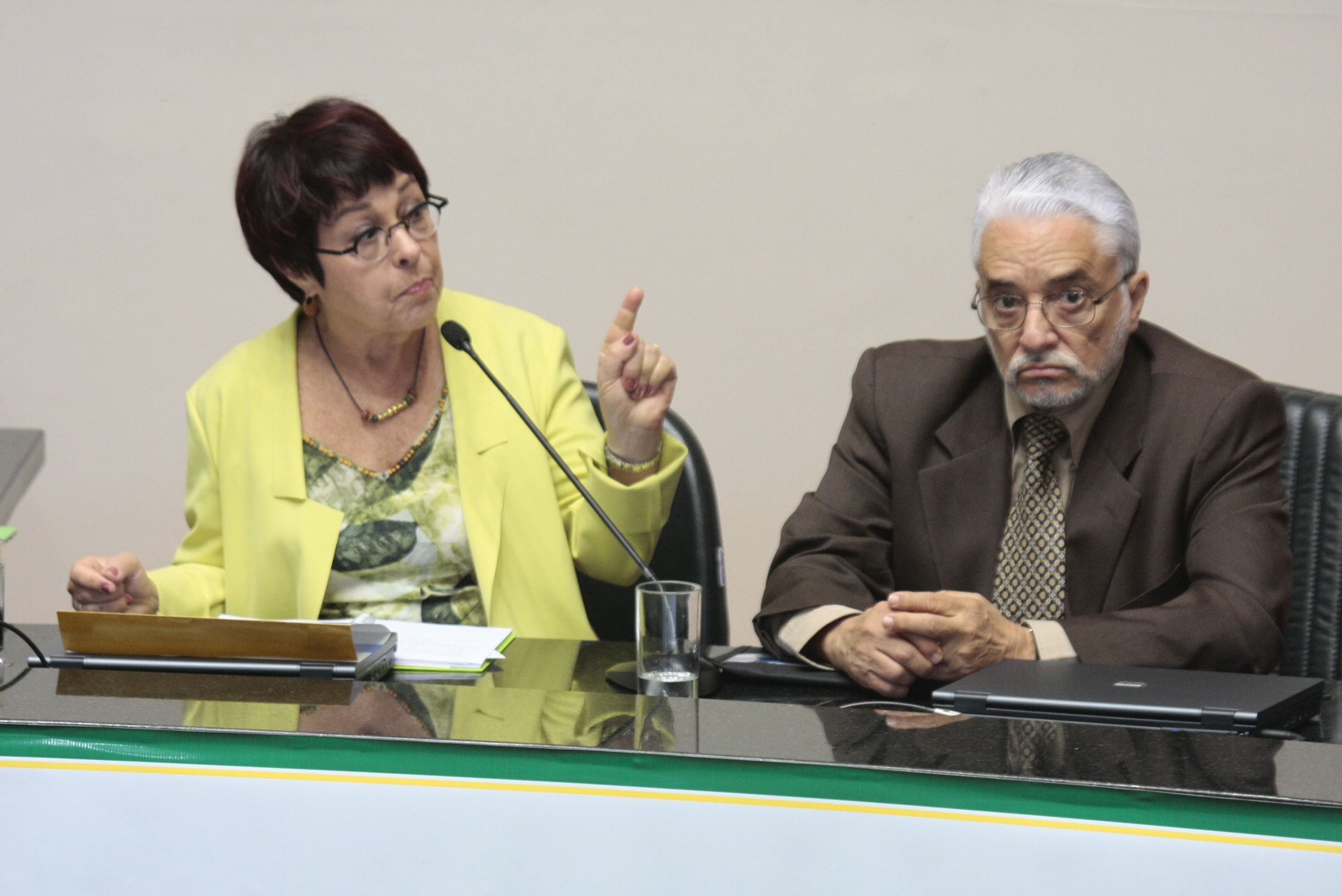 órum da UNALE - Desenvolvimento, Federalismo e Dívidas dos Estados: Centralização do Poder e Dívida dos Estados. Deputada Aspazia Camargo (UNALE/RJ). FOTO: Miriam Zomer