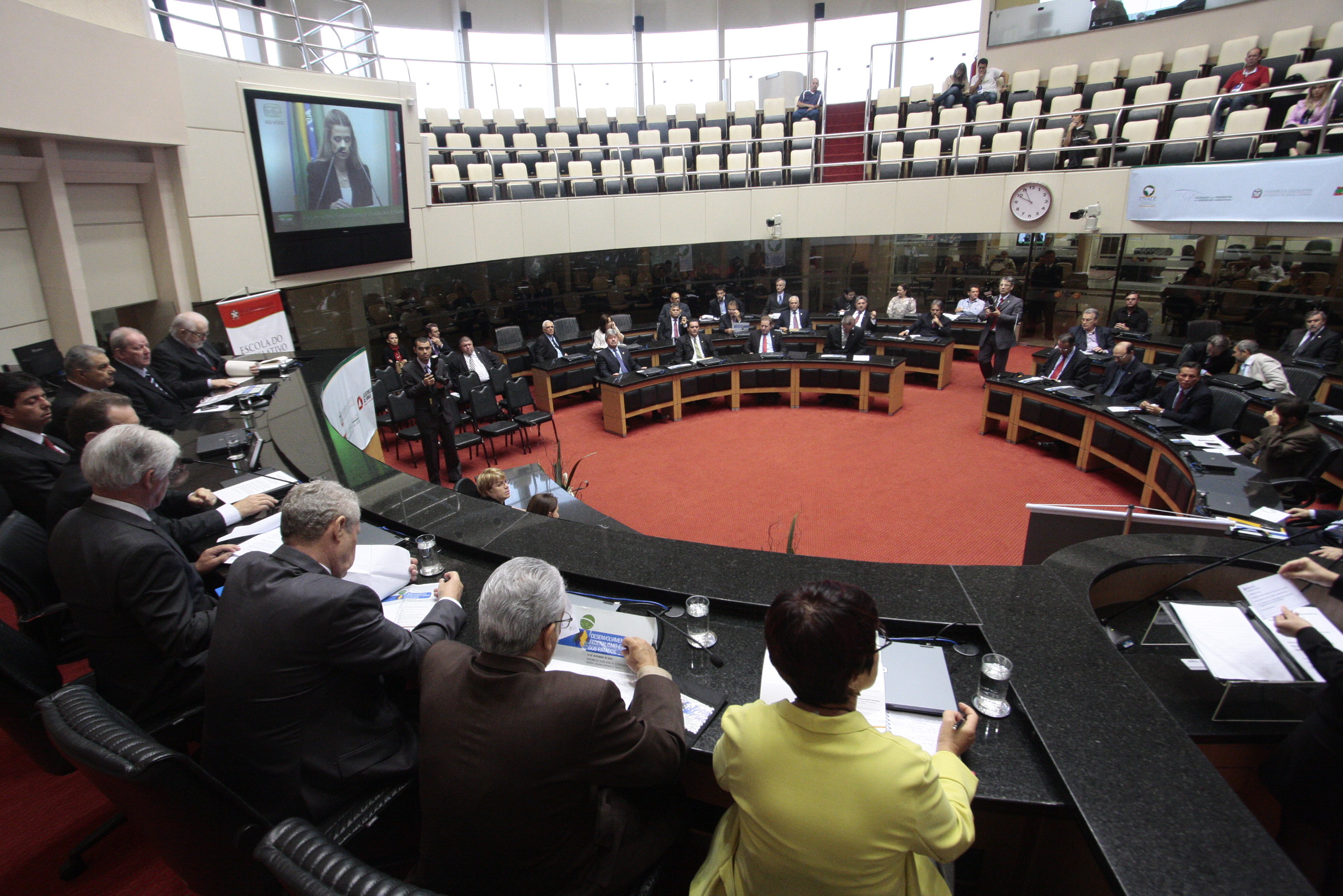 Fórum da UNALE - Desenvolvimento, Federalismo e Dívidas dos Estados: Centralização do Poder e Dívida dos Estados. FOTO: Solon Soares