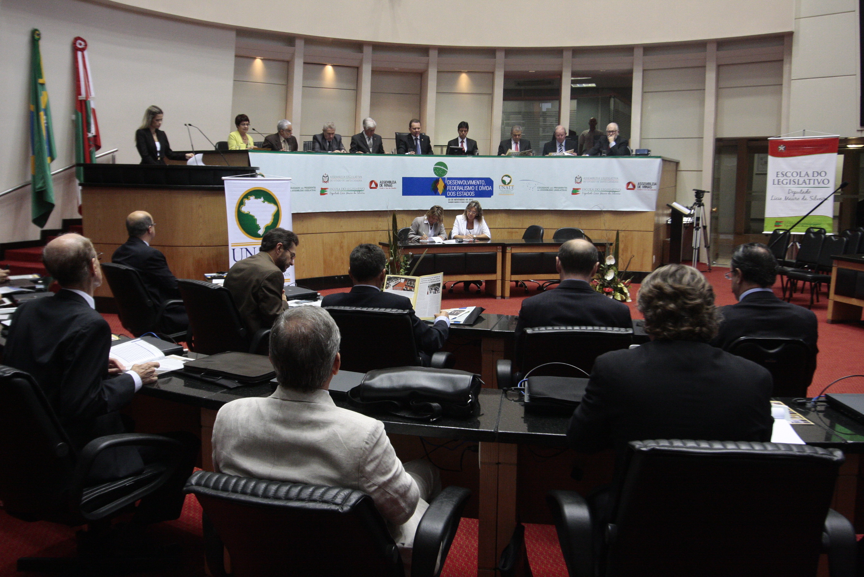 Fórum da UNALE - Desenvolvimento, Federalismo e Dívidas dos Estados: Centralização do Poder e Dívida dos Estados. FOTO: Solon Soares