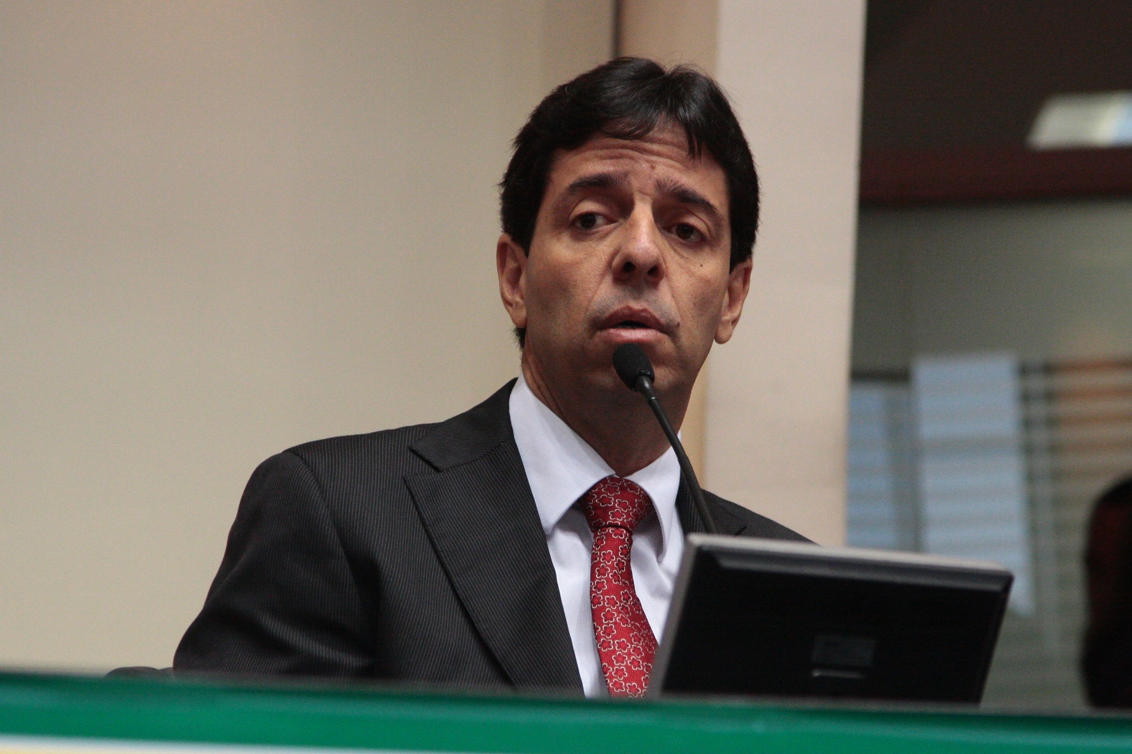 Fórum da UNALE - Desenvolvimento, Federalismo e Dívidas dos Estados: Centralização do Poder e Dívida dos Estados. Deputado Dinis Pinheiro - Presidente Assembleia Legislativa de Minas Gerais. FOTO: Solon Soares