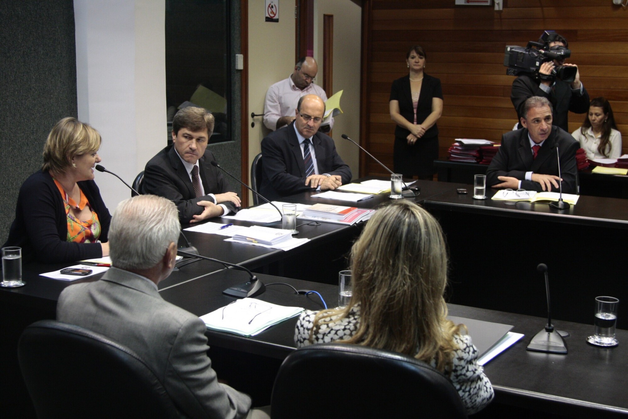 Acesso das pessoas com deficiência auditiva às aulas das autoescolas é debatido