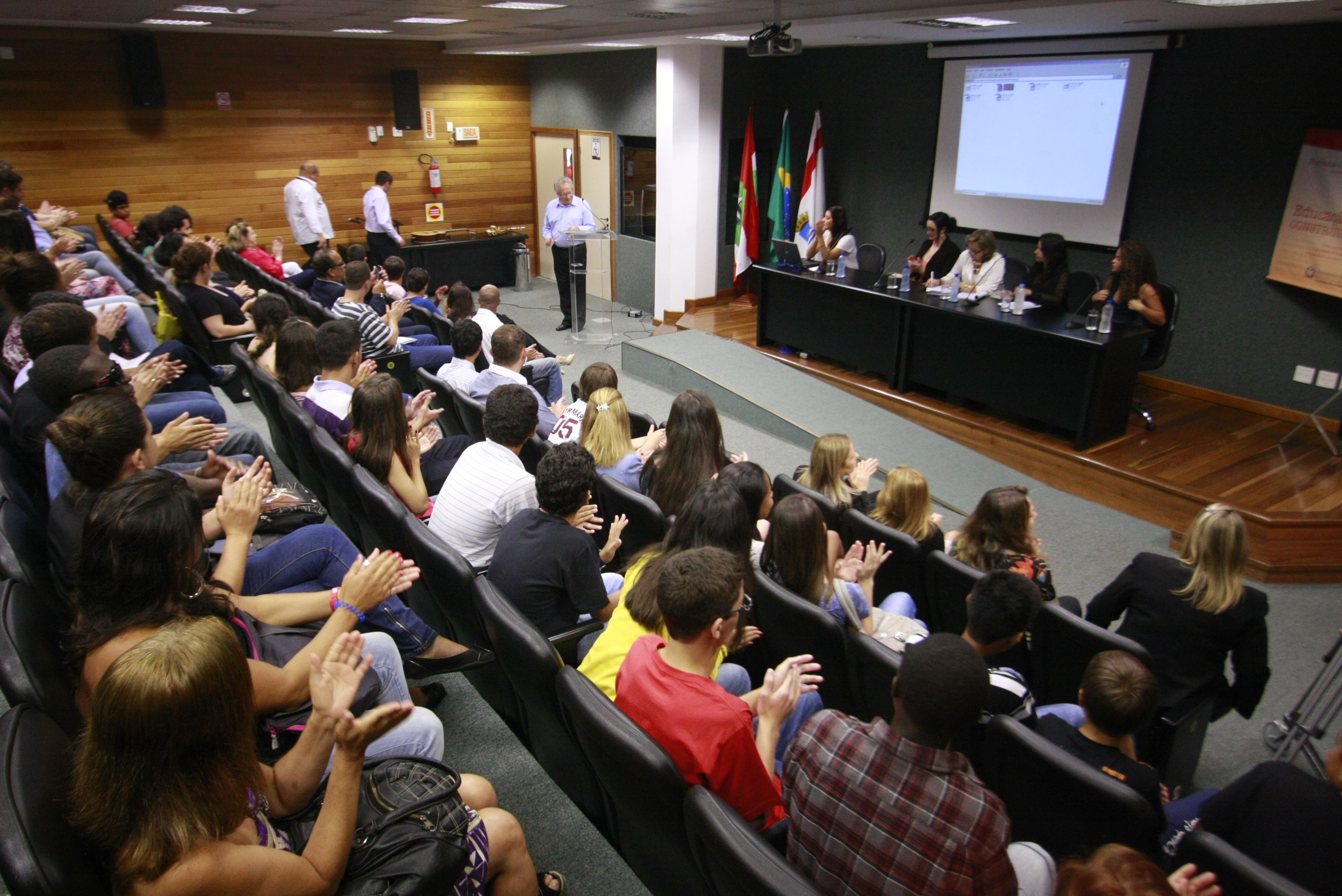 Sessão Especial de Certificação de Responsabilidade Social 2012 - Instituto Guga Kuerten – Florianópolis - Foto: Miriam Zomer
