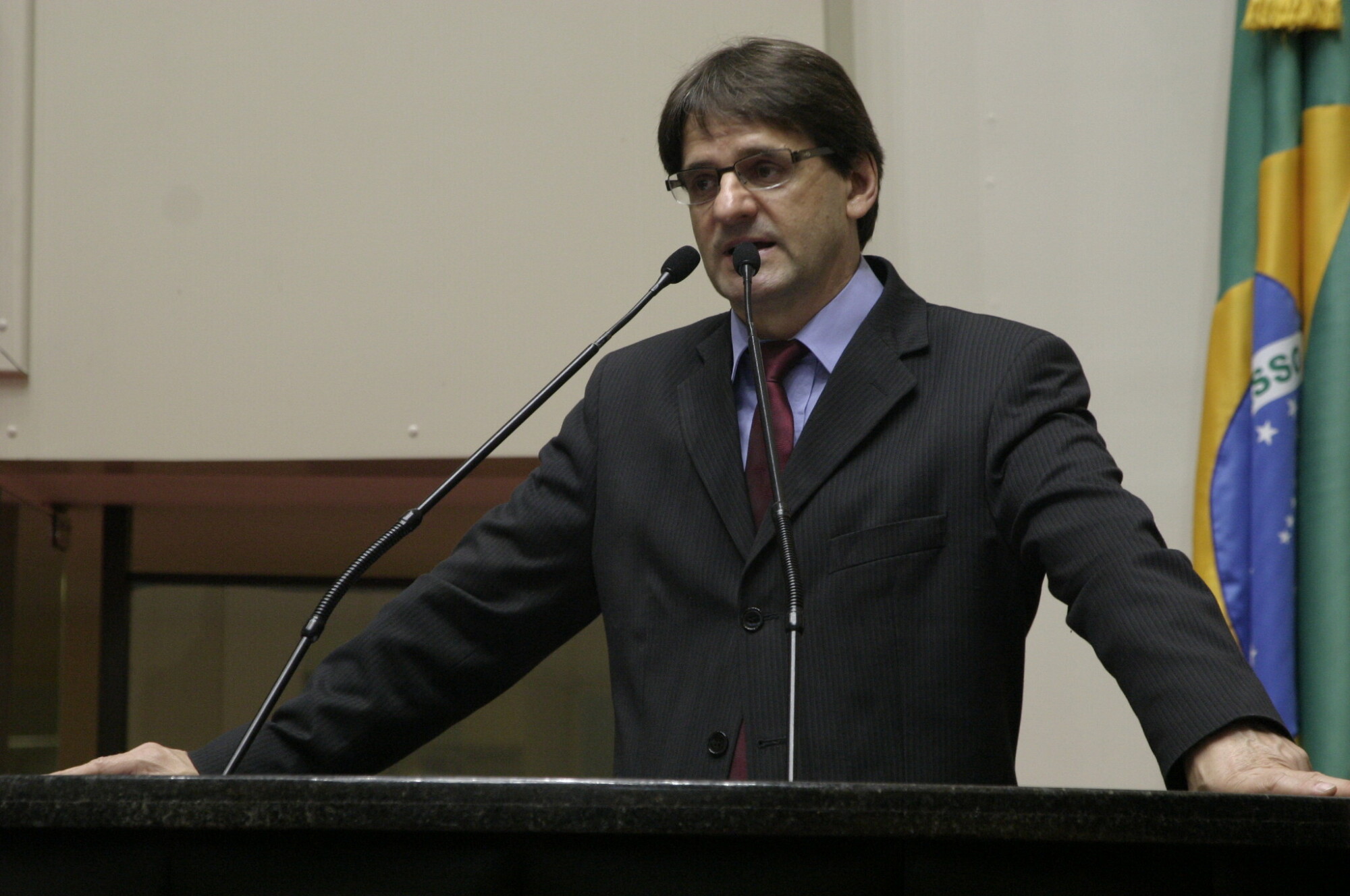 Parlamentar defende mais recursos para a saúde no estado